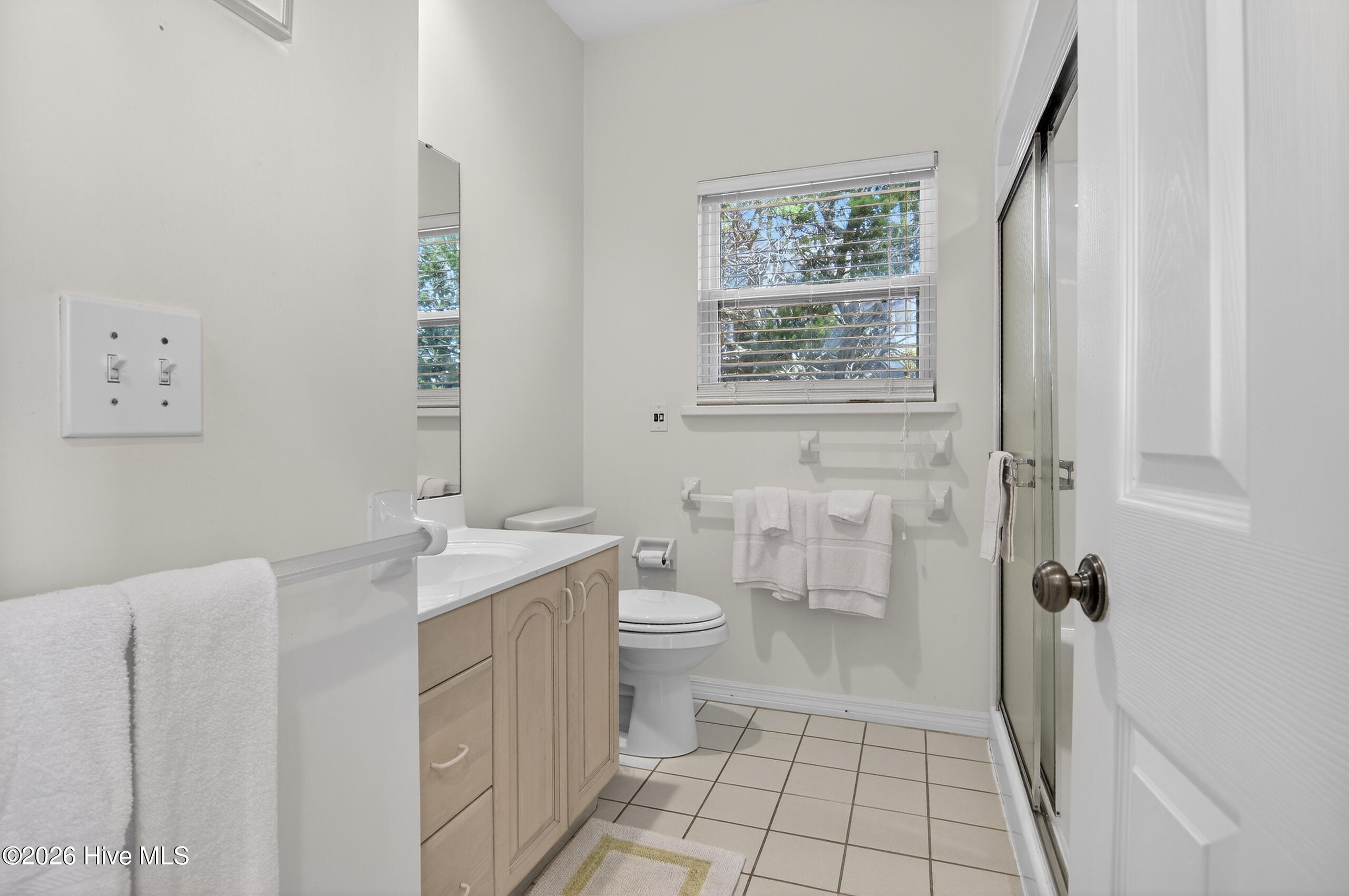 100565209 | Photo 36