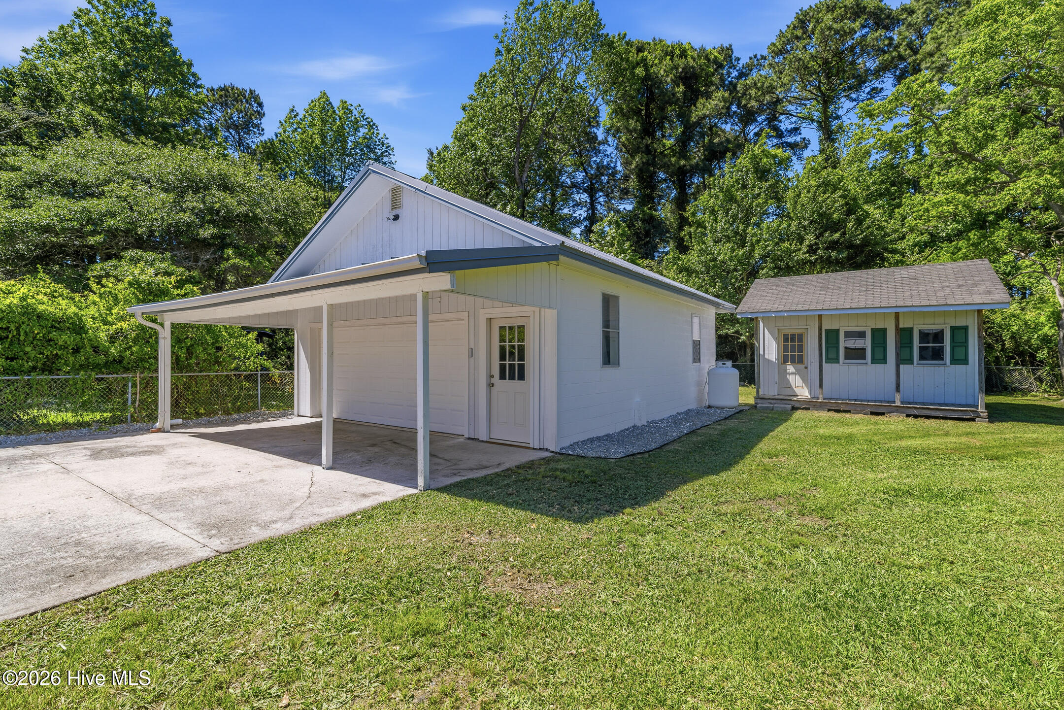 100570664 | Photo 43