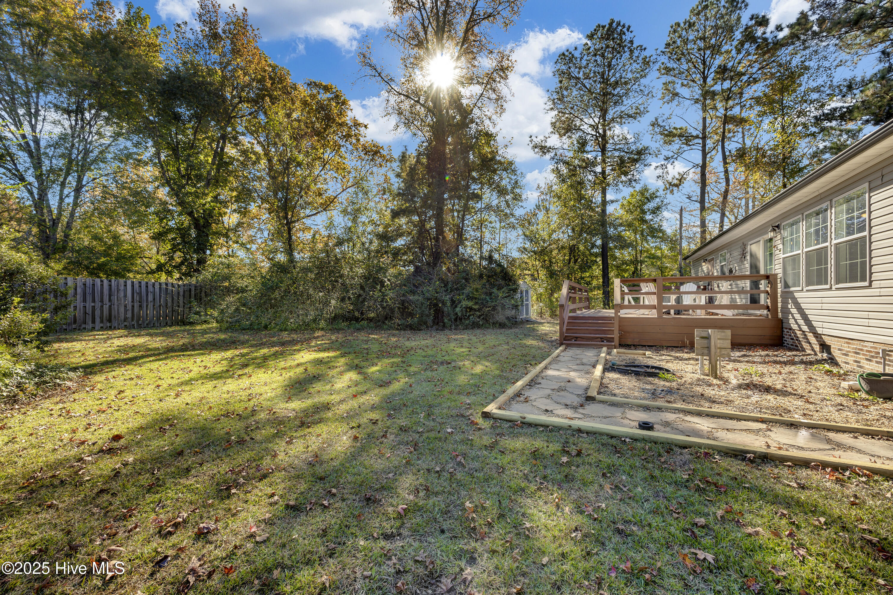 100540891 | Photo 24