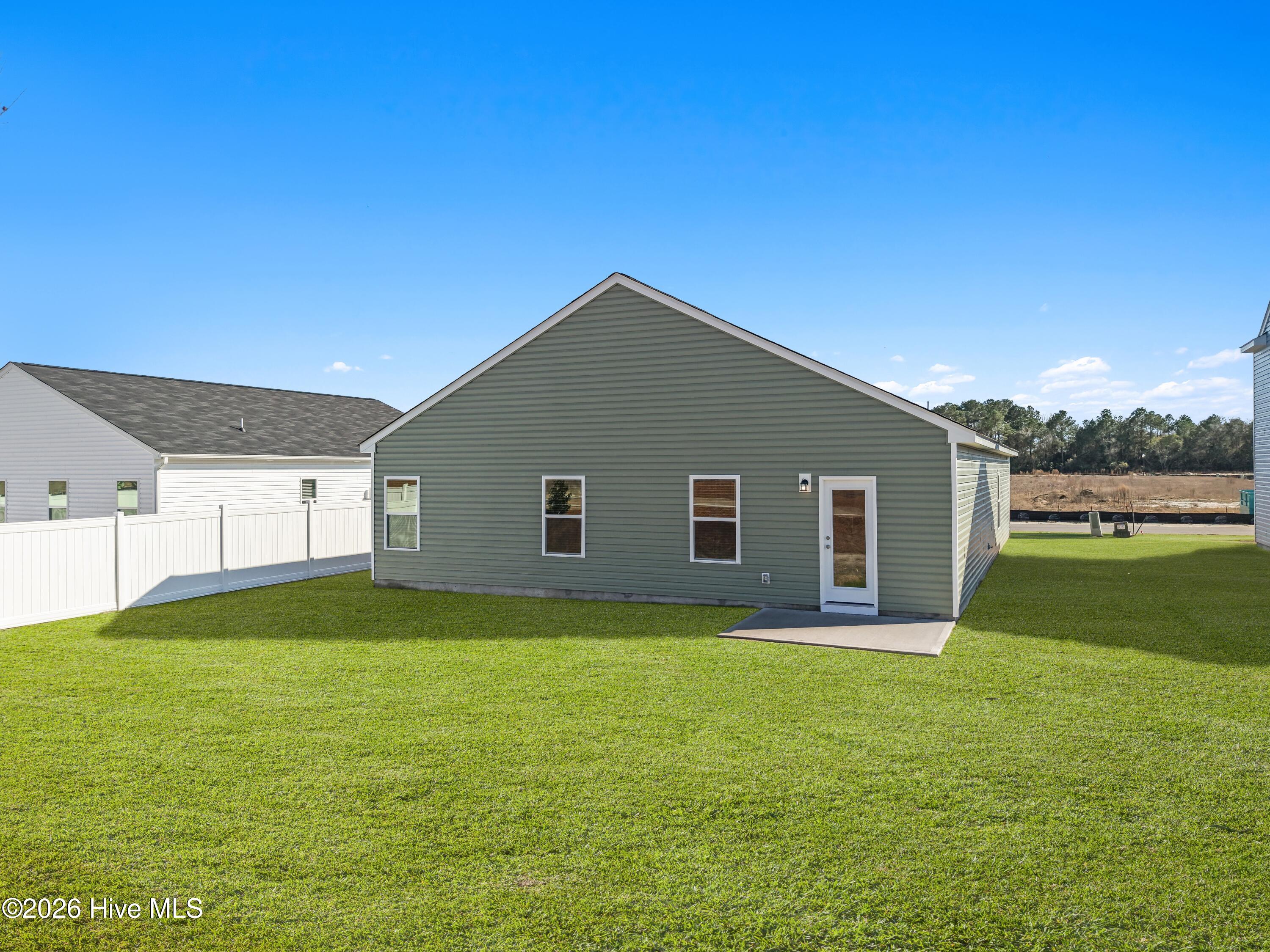 100560303 | Photo 32