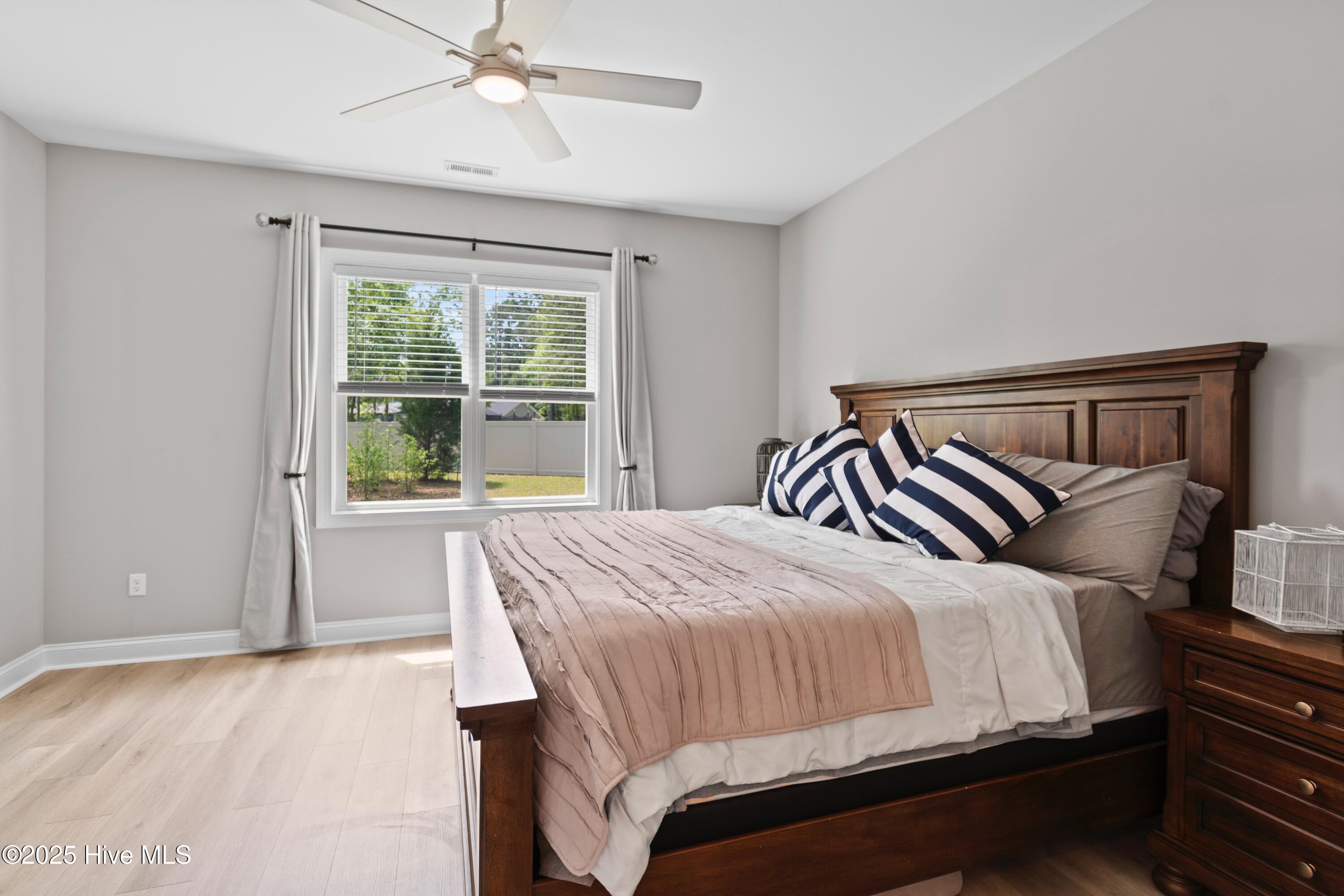 100530702 | Photo 19