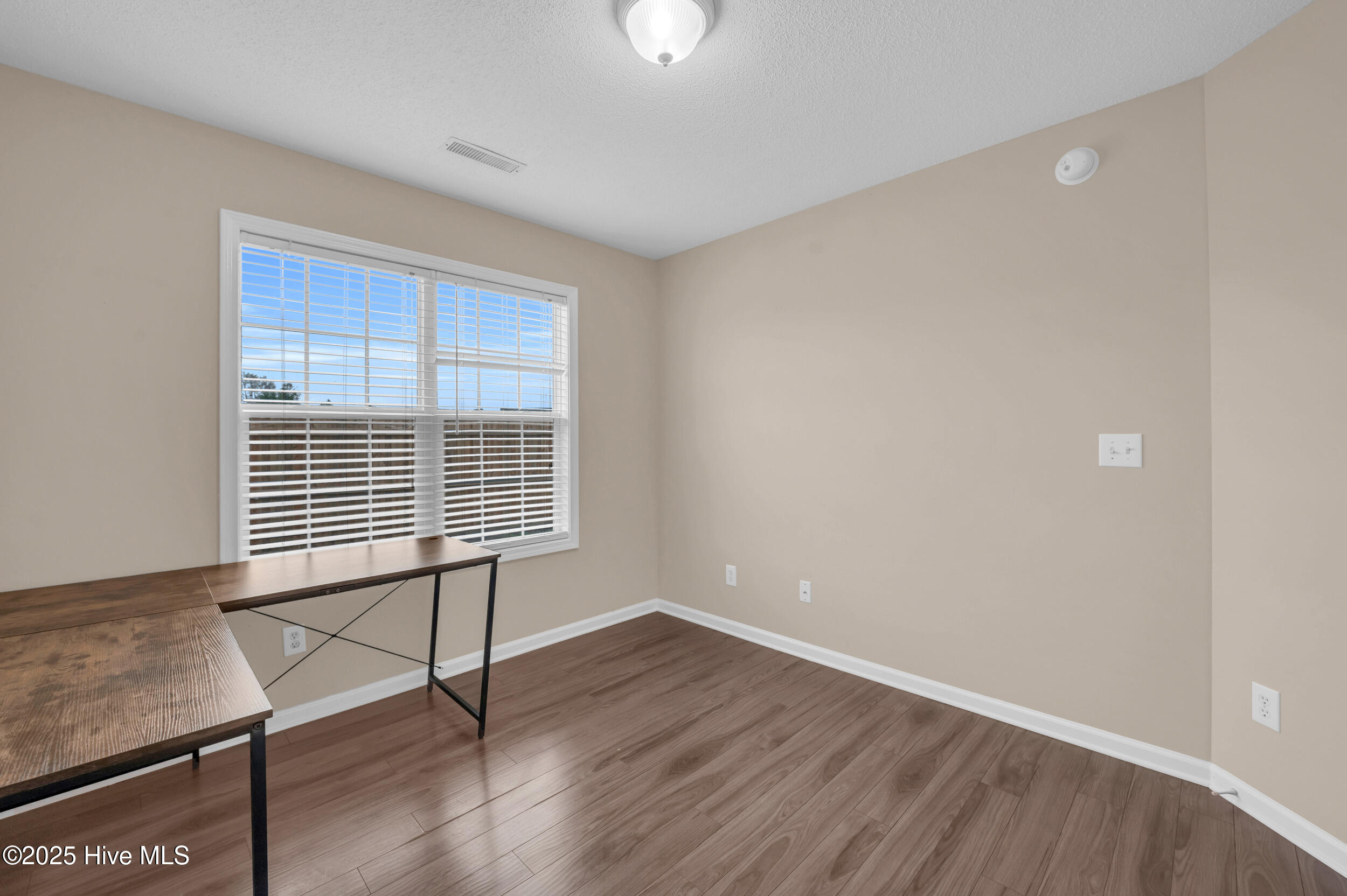 100543780 | Photo 21