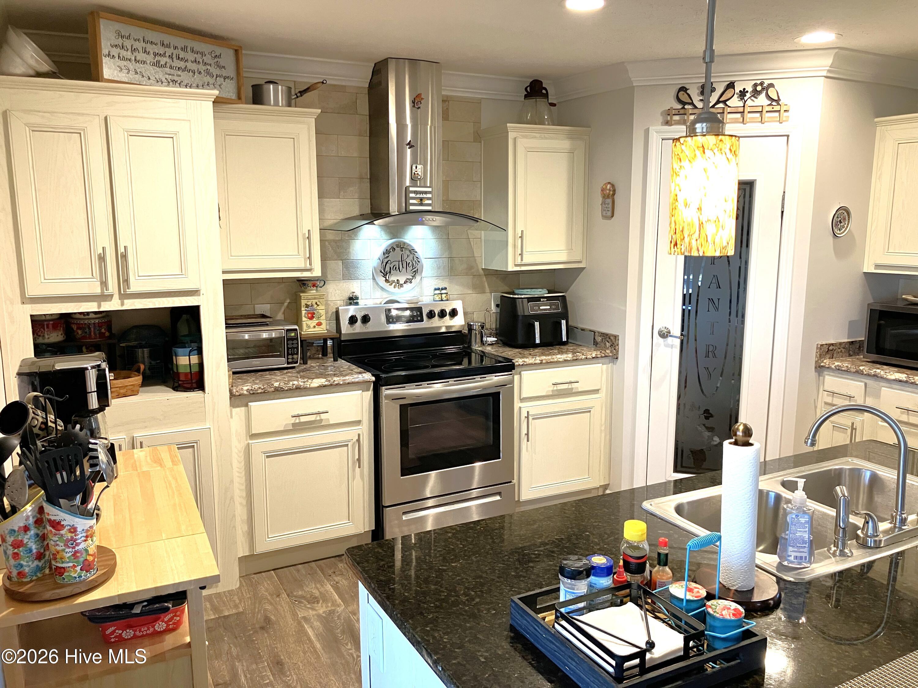1406 White Oak River Road,Maysville
