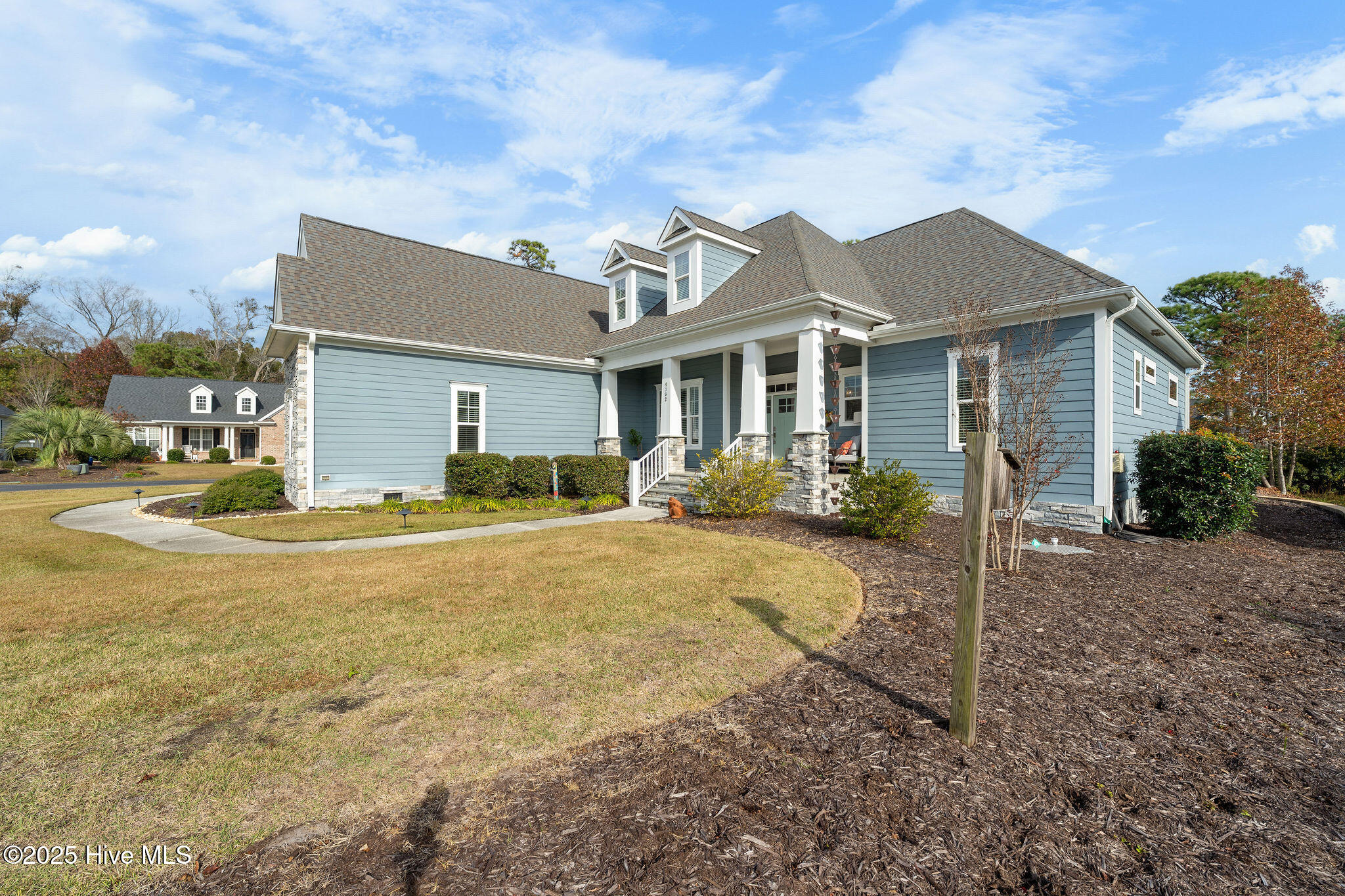 100547270 | Photo 41