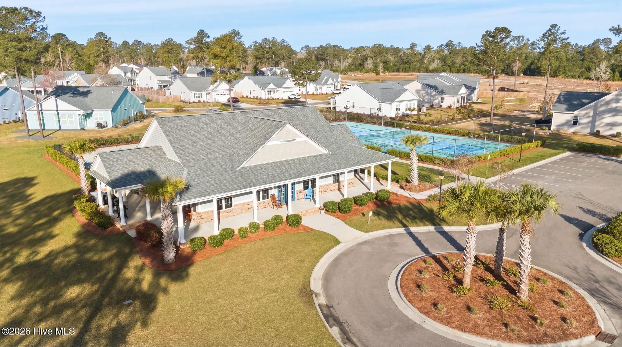 100563254 | Photo 74