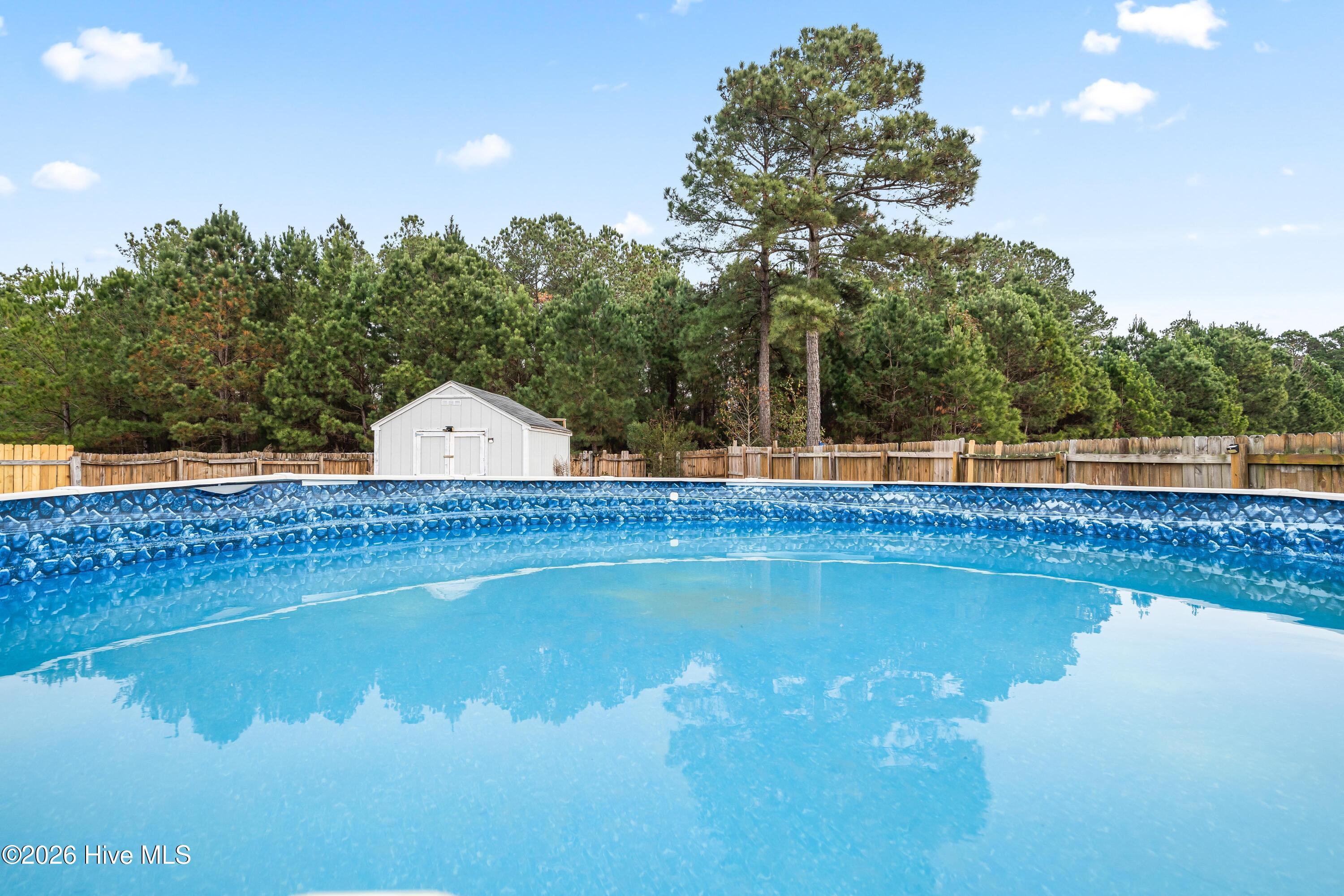 100550262 | Photo 16