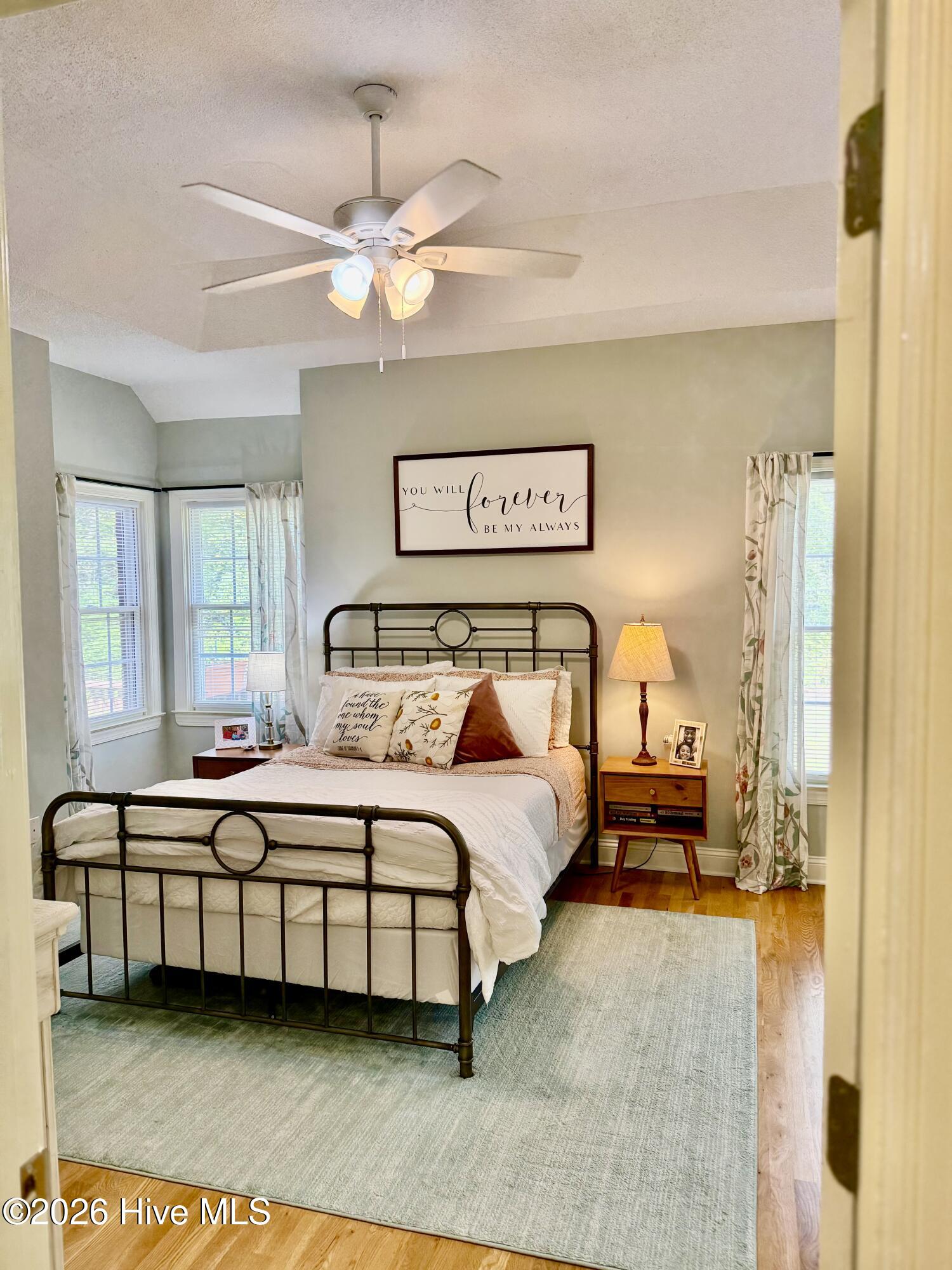 100565672 | Photo 13