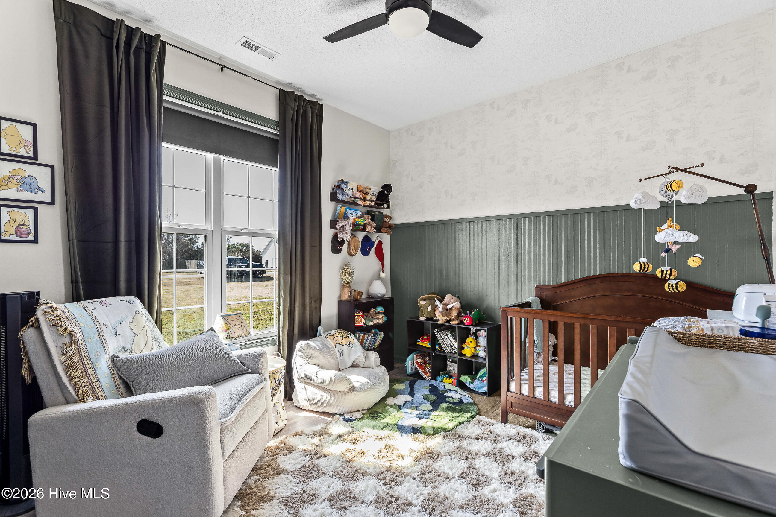 100558370 | Photo 18