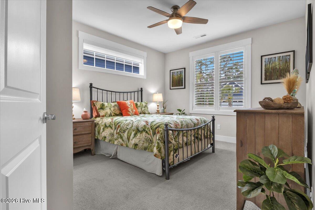 100558709 | Photo 59