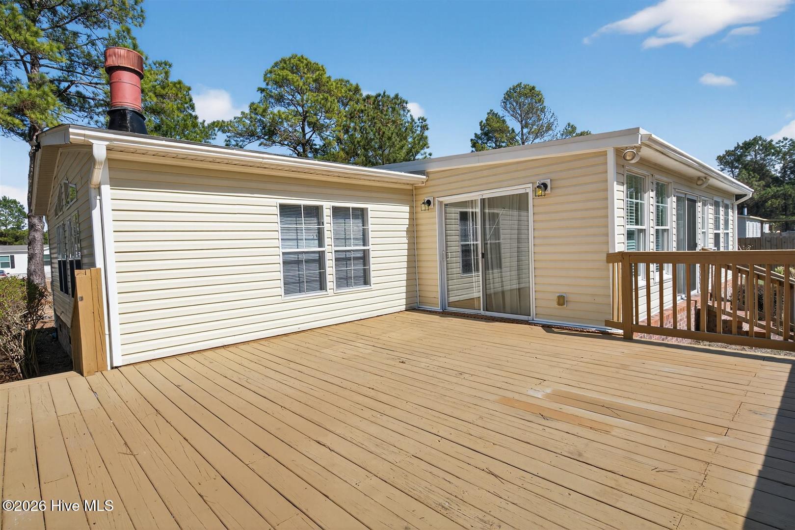 100558434 | Photo 35