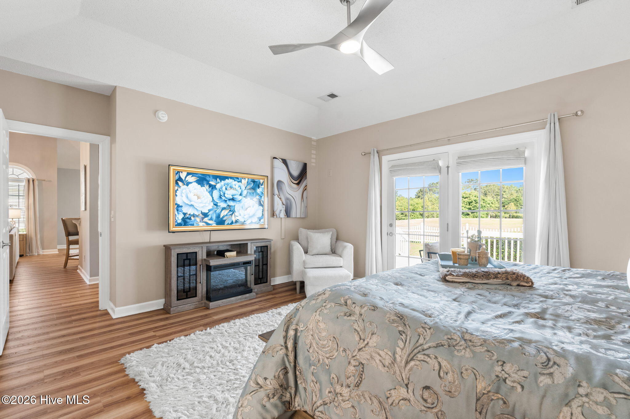 100567256 | Photo 22