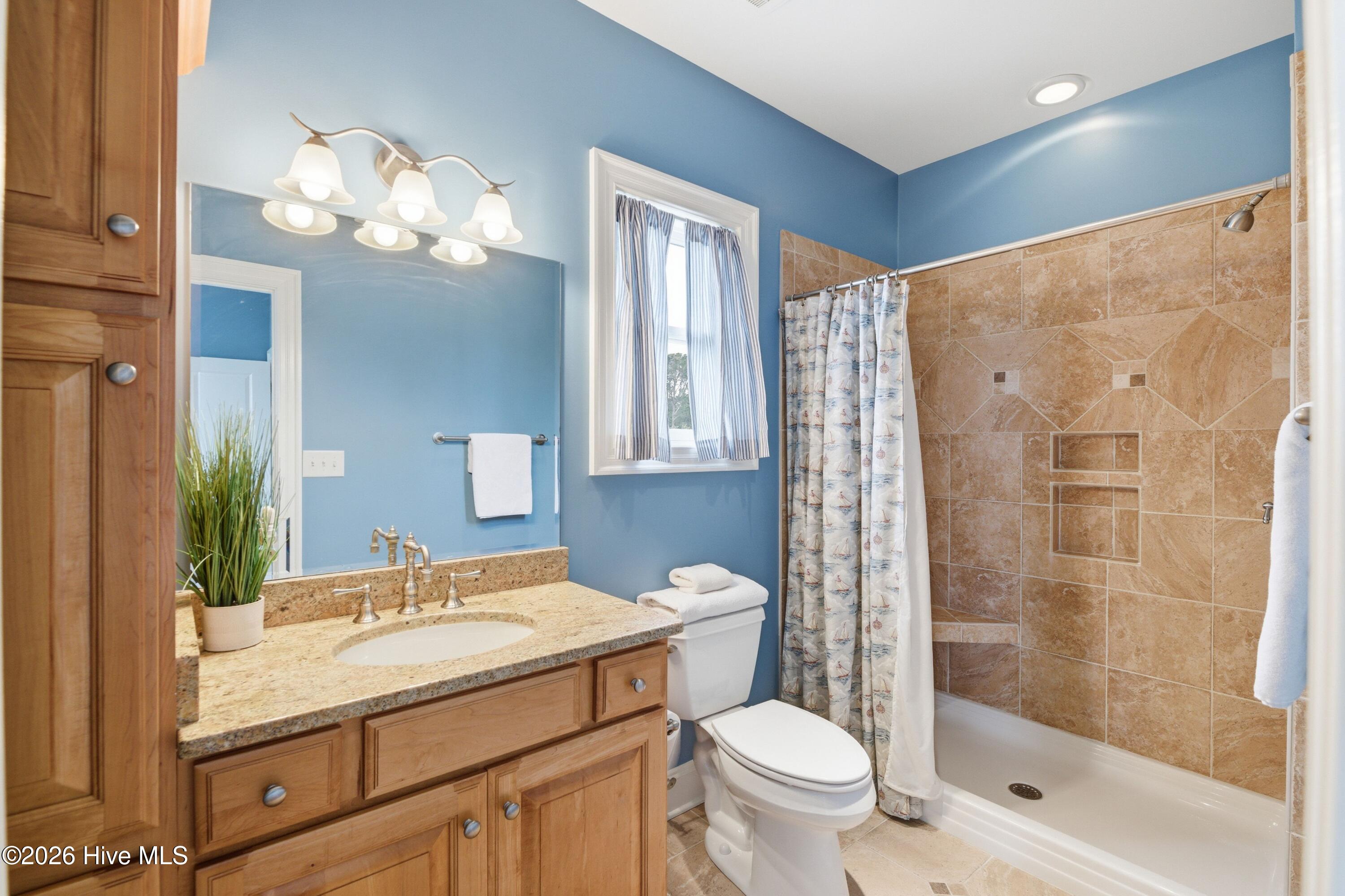 100564058 | Photo 50