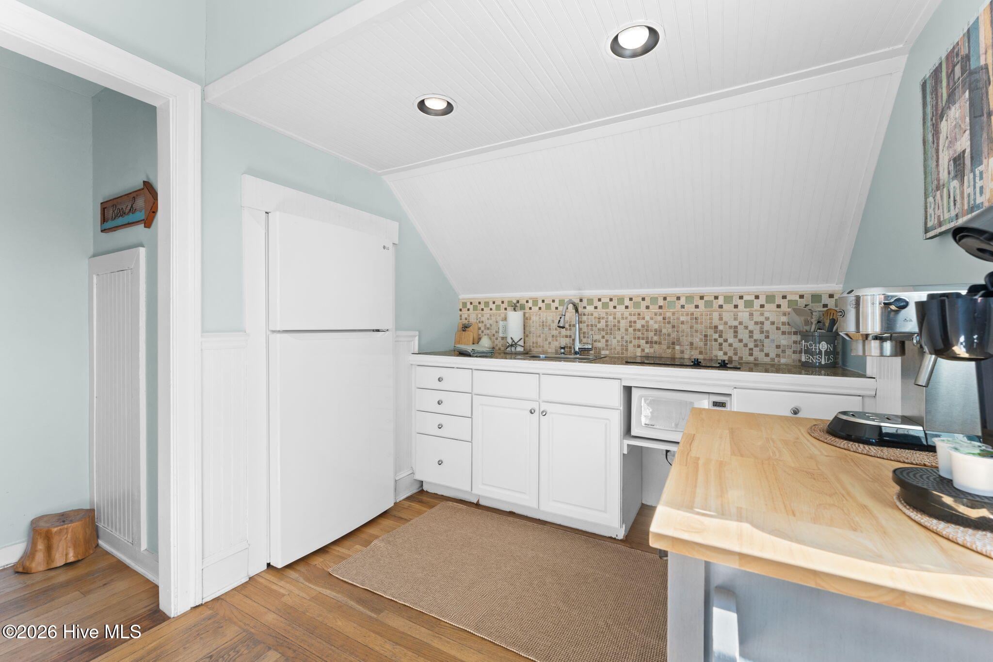 100550186 | Photo 28