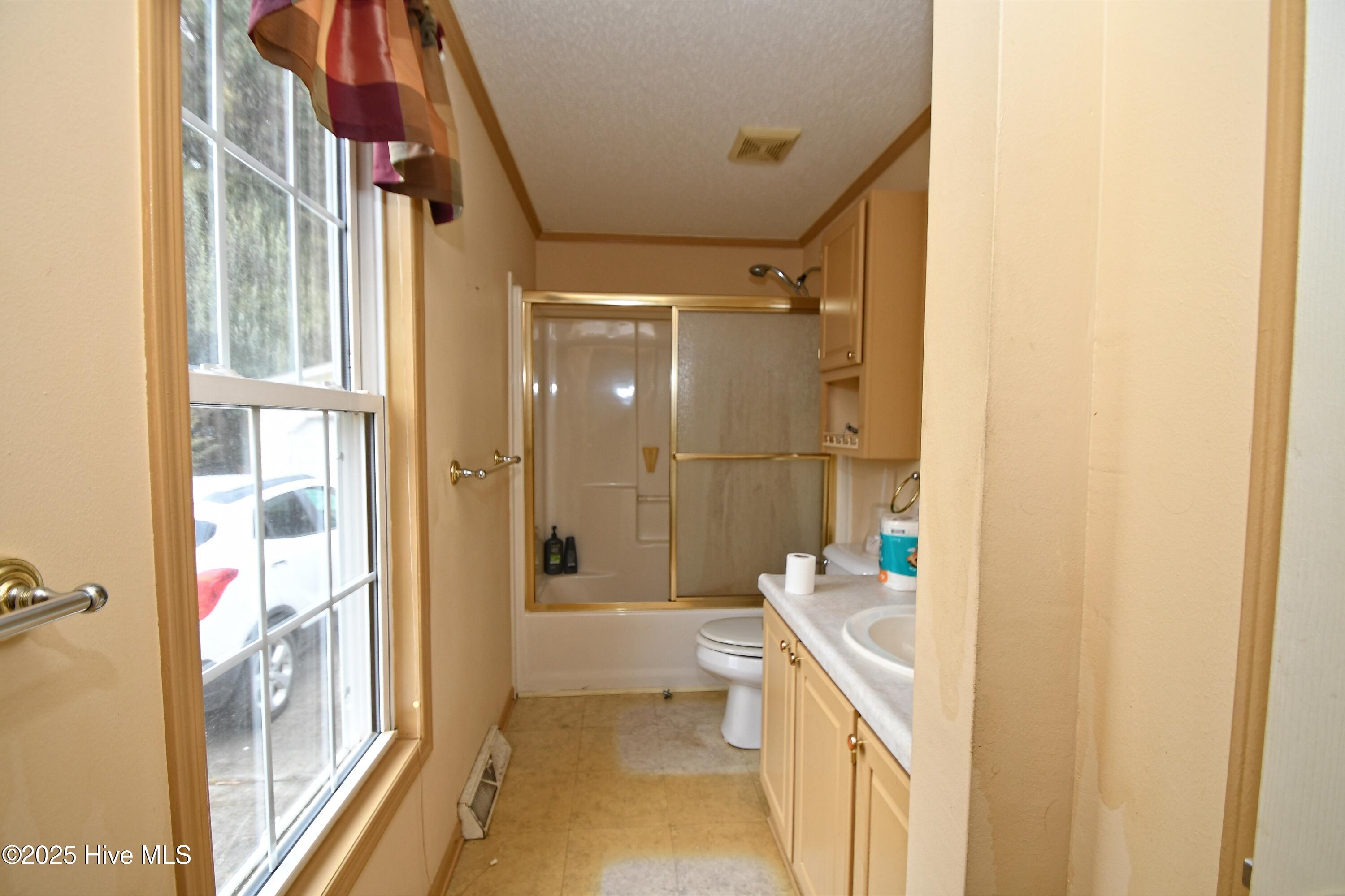 100539204 | Photo 20