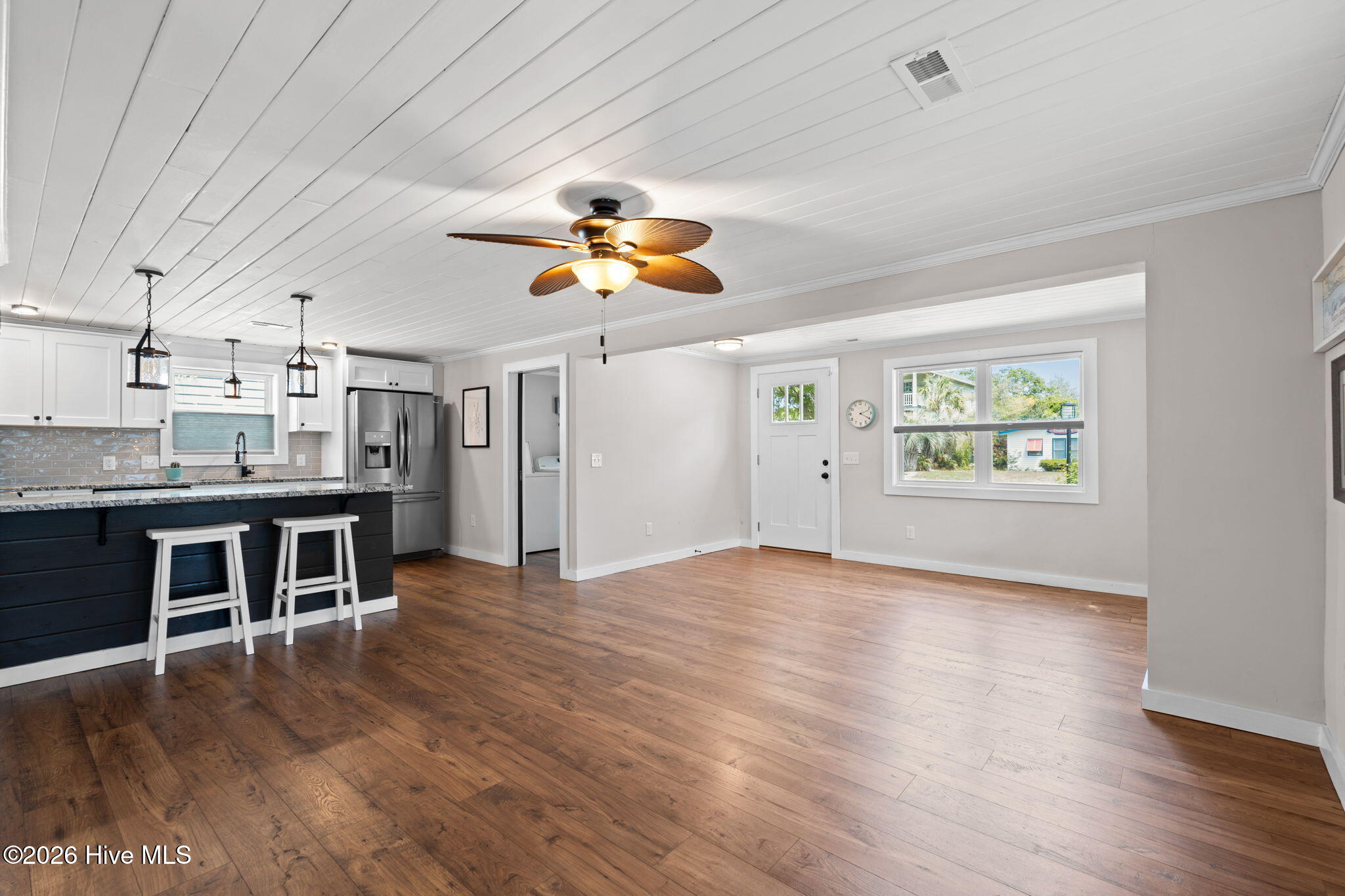 100568132 | Photo 12