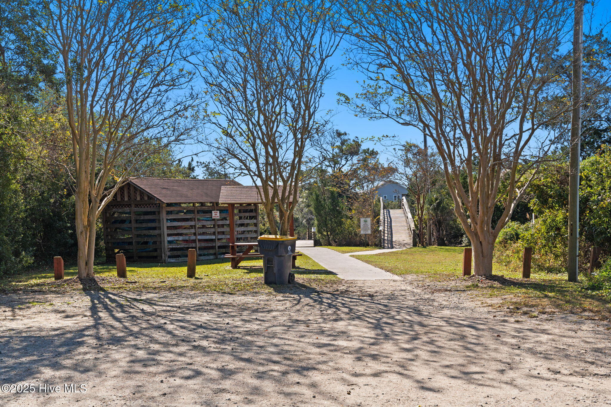 100541037 | Photo 49