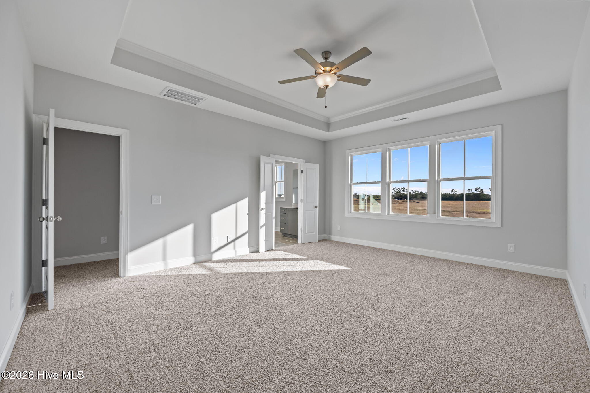 100566681 | Photo 37