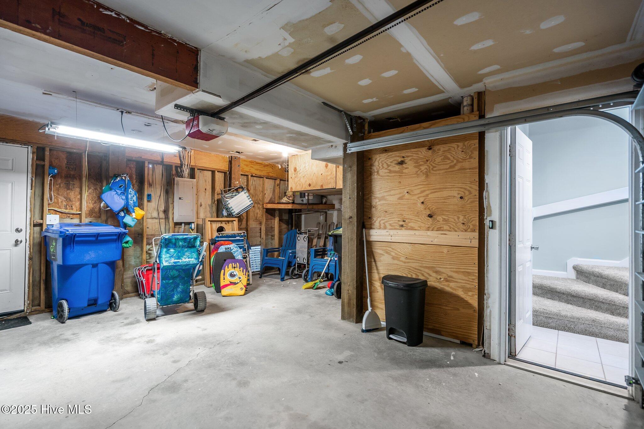 100566961 | Photo 38