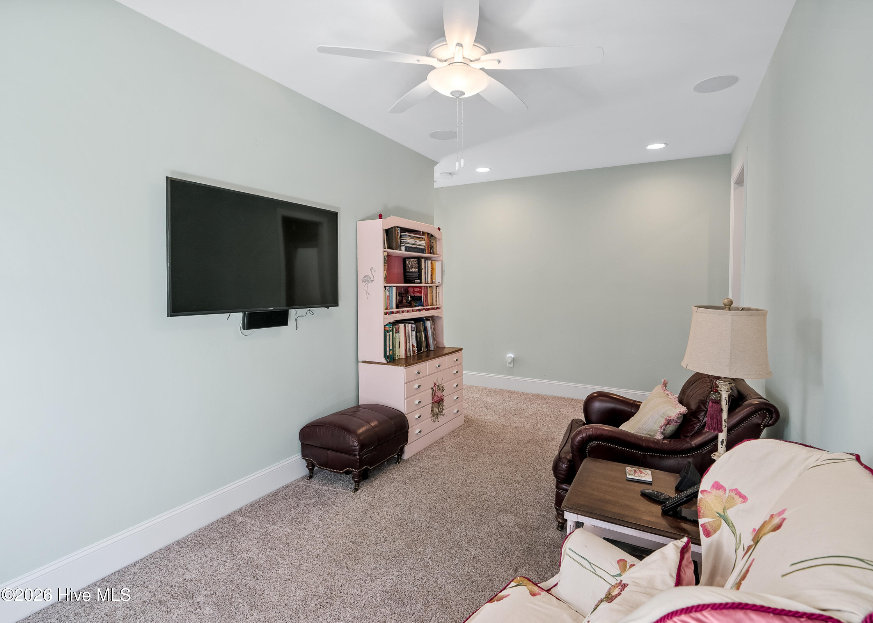 100550882 | Photo 44