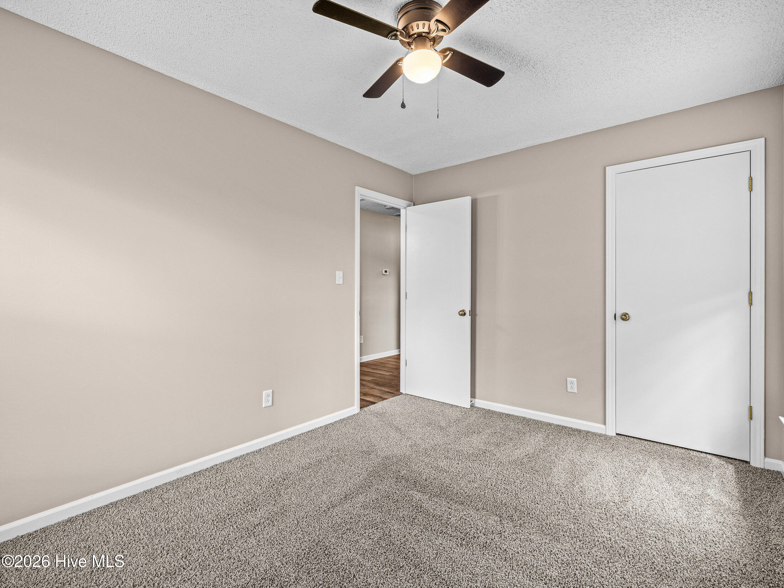 100564987 | Photo 36