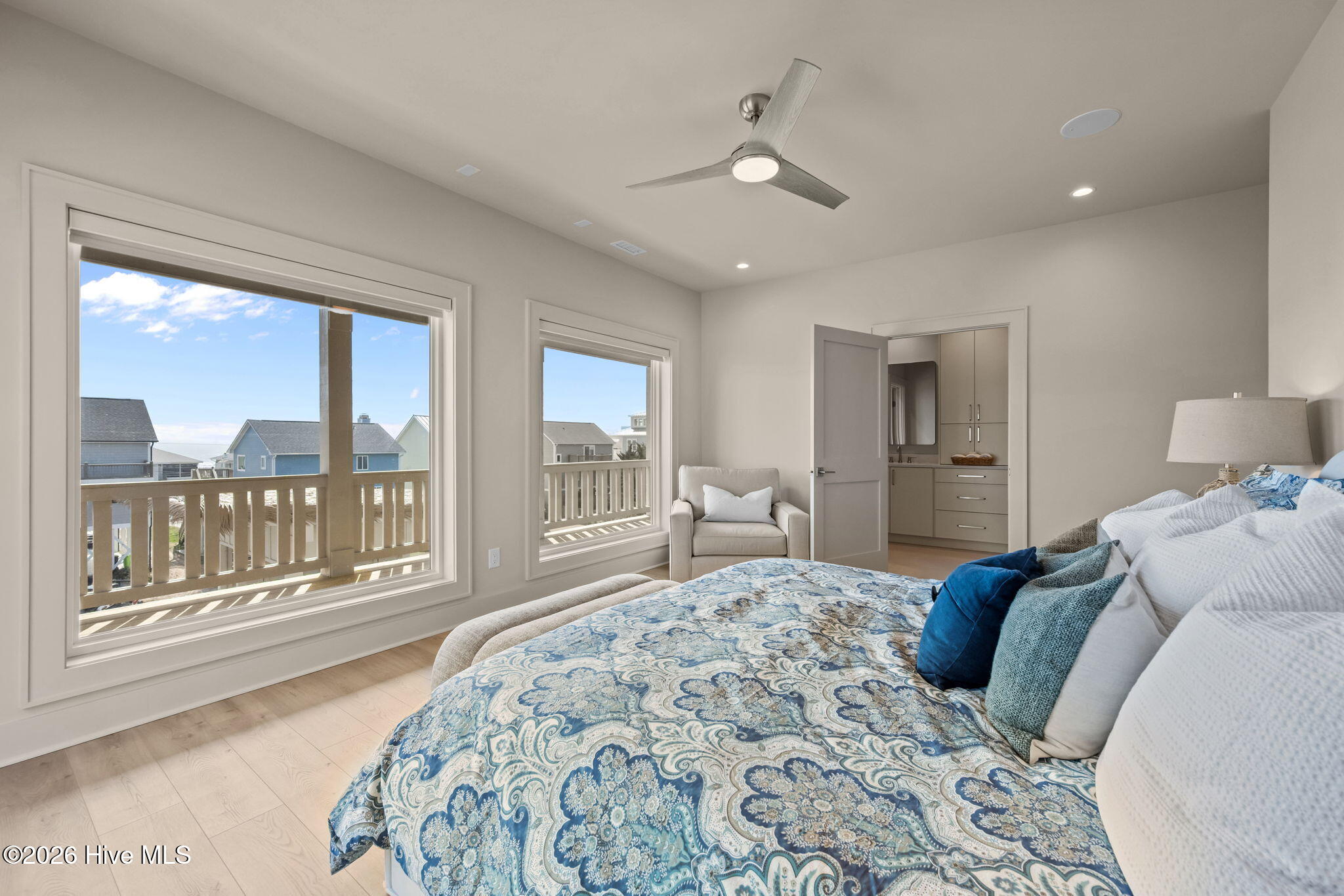 100552191 | Photo 74