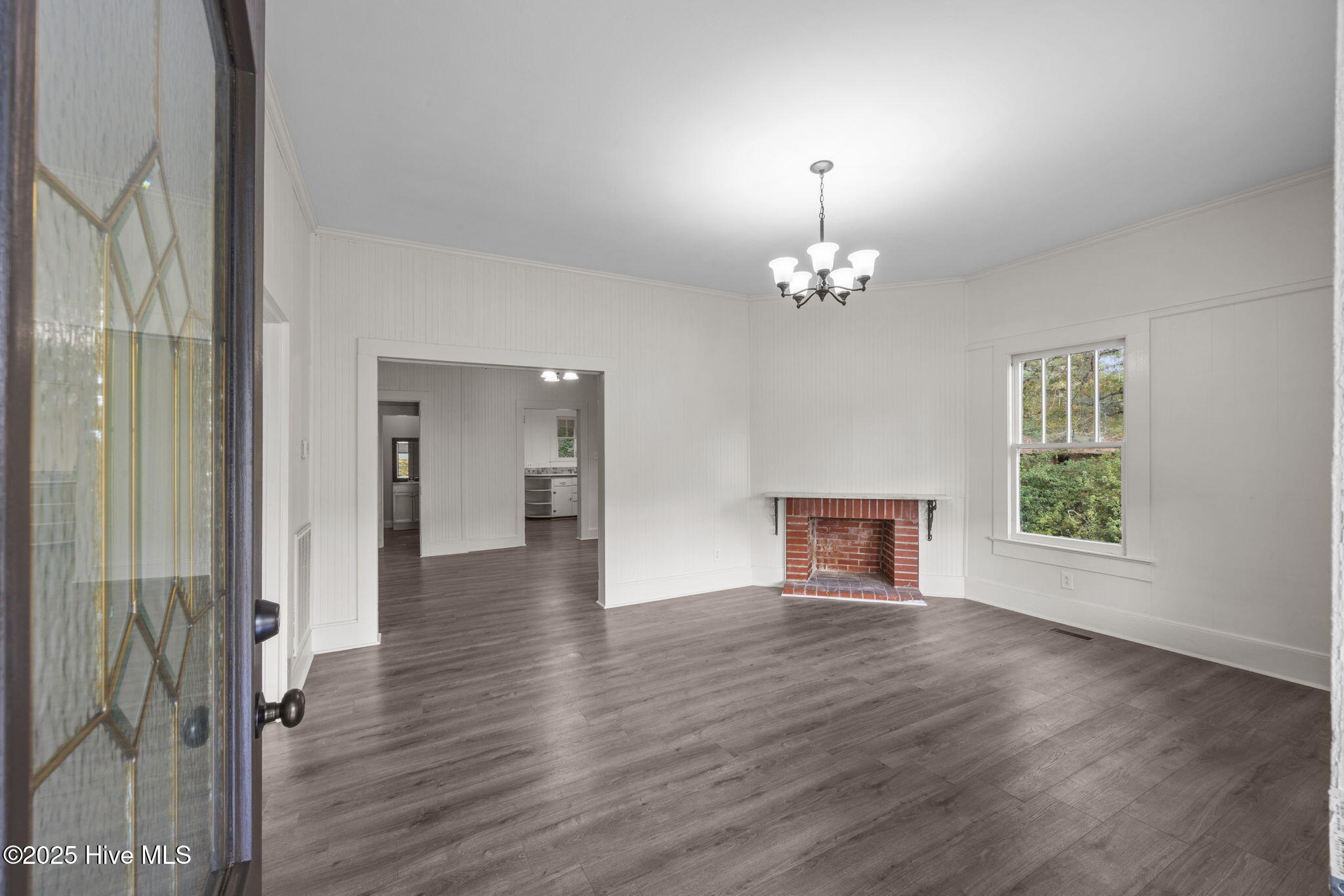 Elegant First Impression