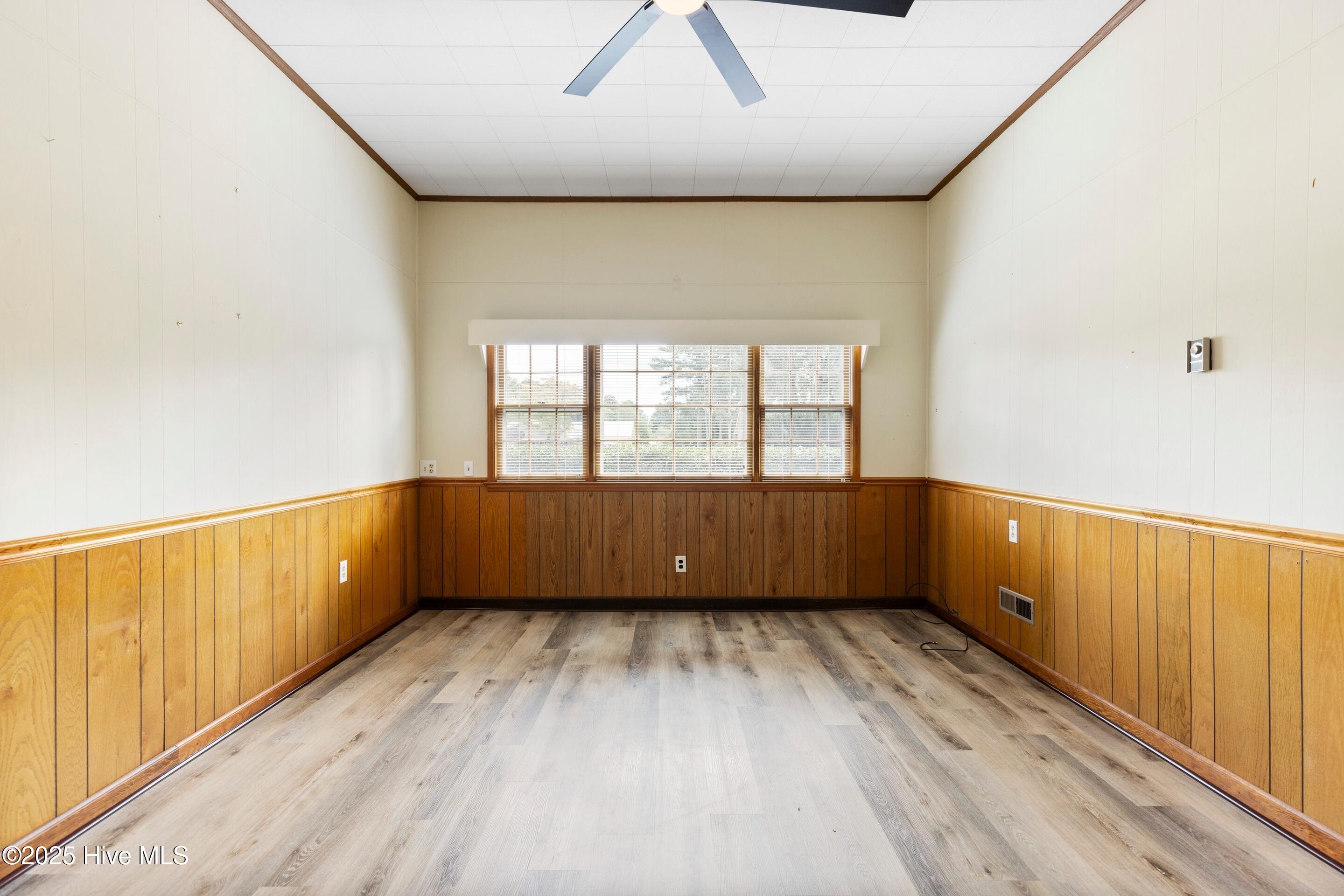 100534850 | Photo 11