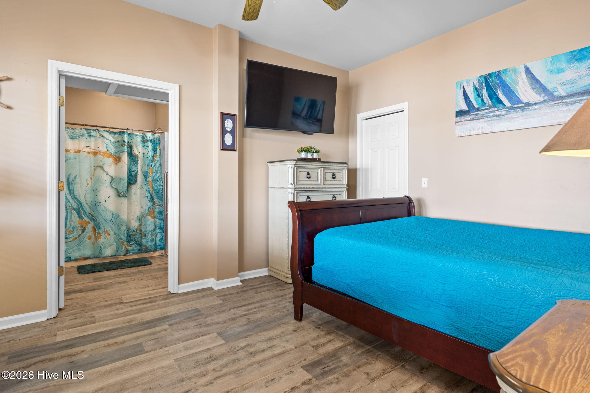 100570592 | Photo 29