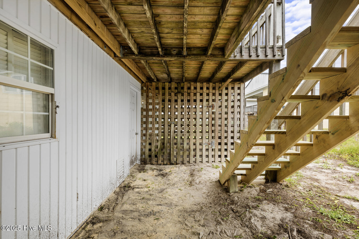 100525071 | Photo 34