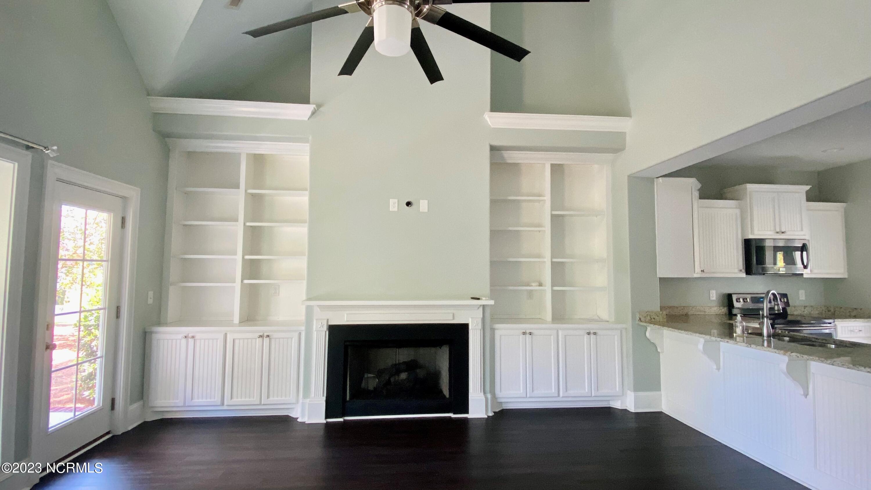 Built in shelves