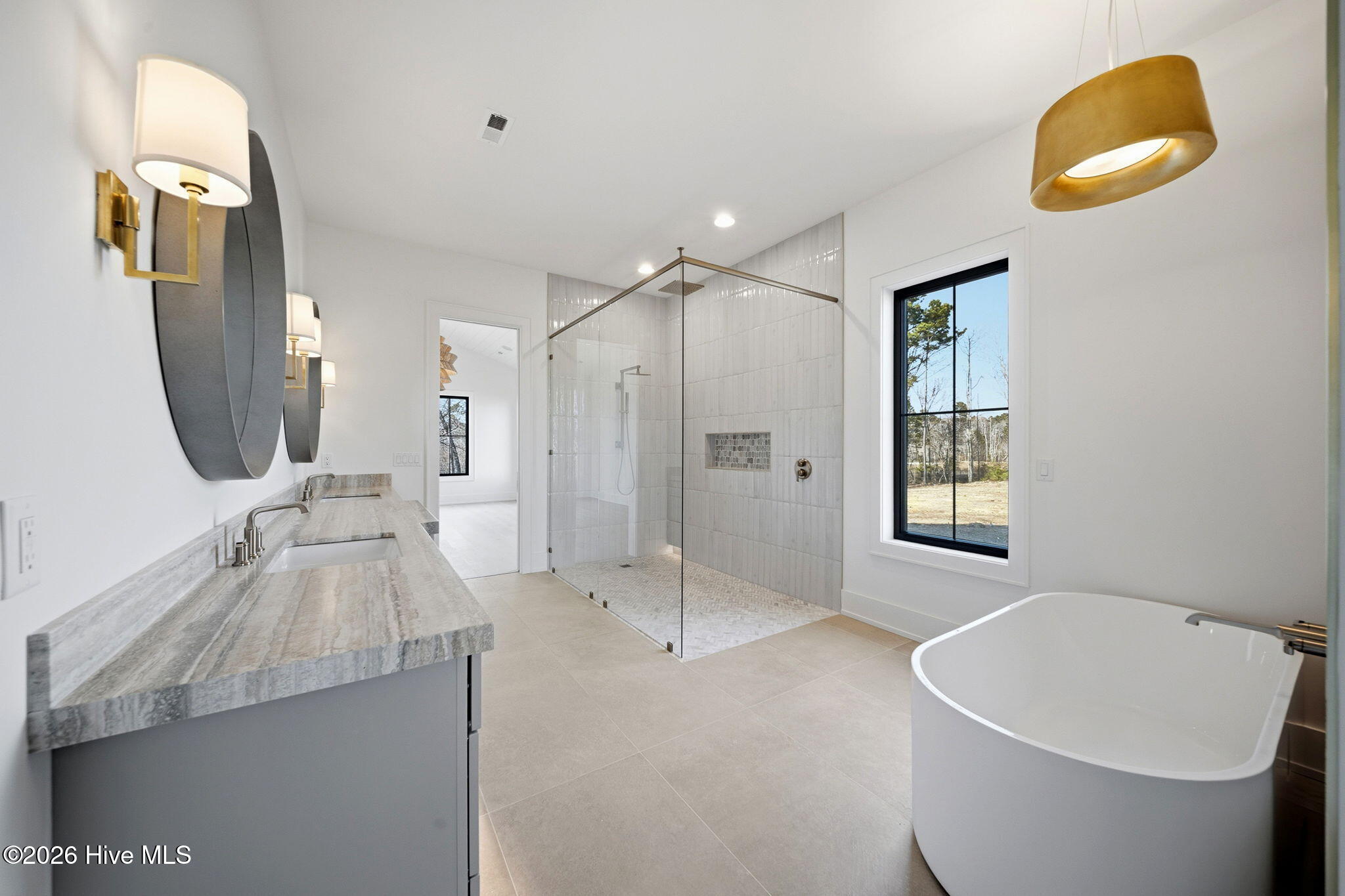 100500065 | Photo 36