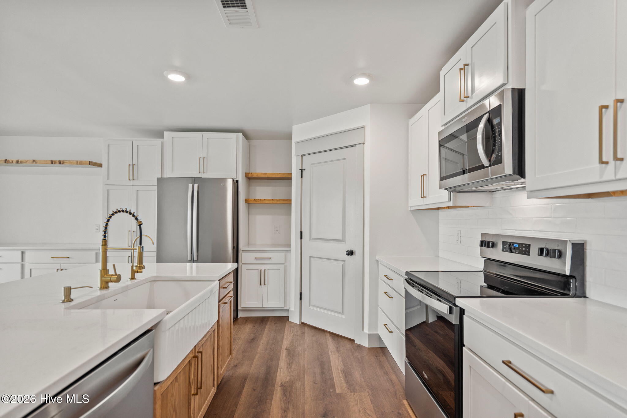 100555657 | Photo 20