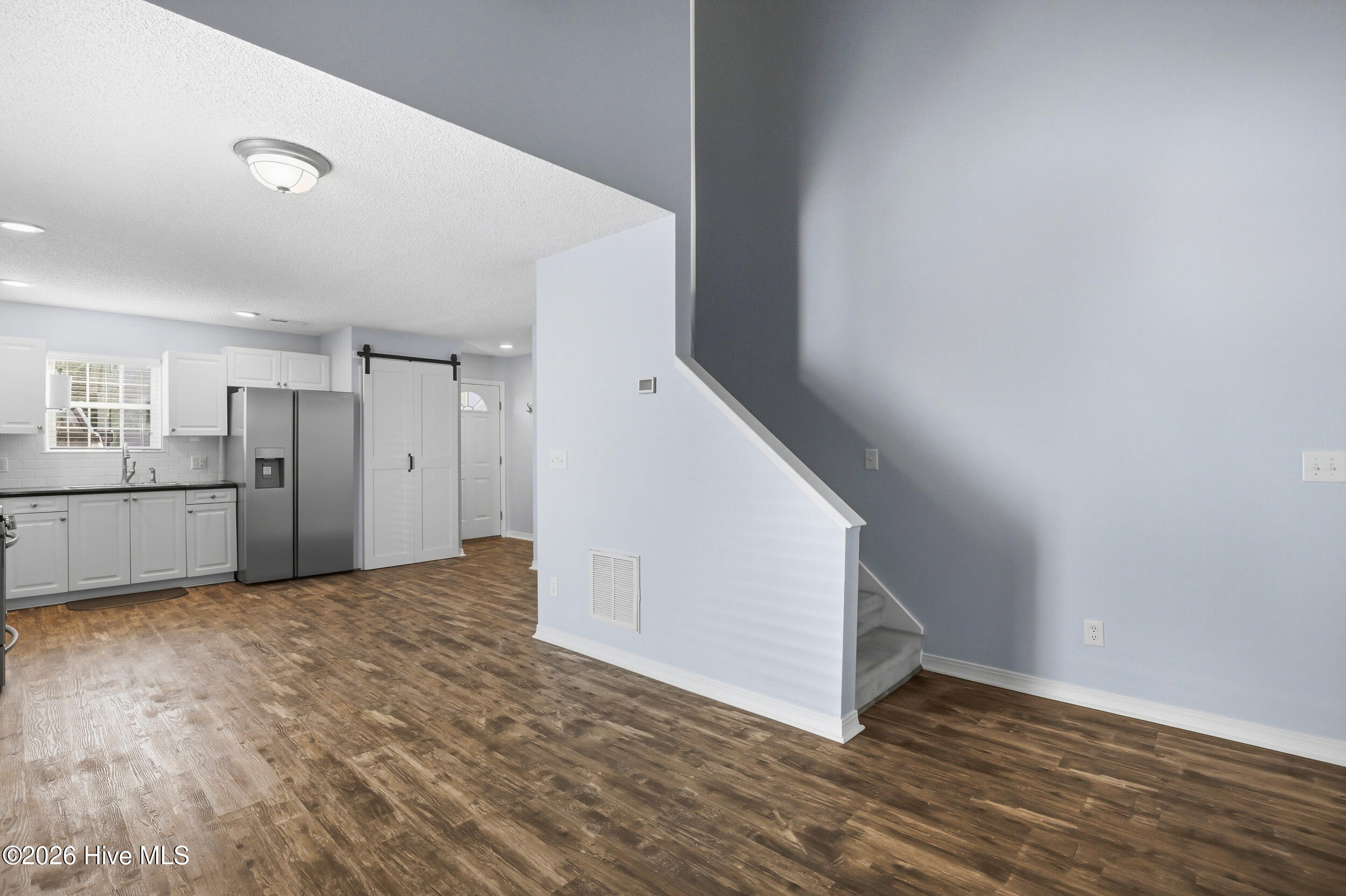 100564437 | Photo 12