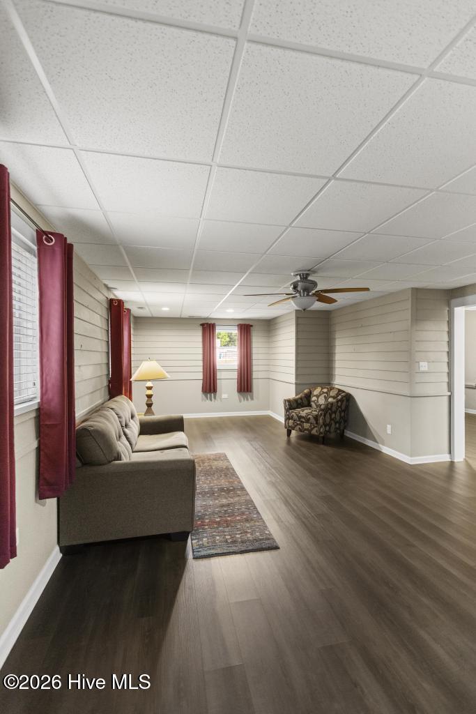 100570465 | Photo 22