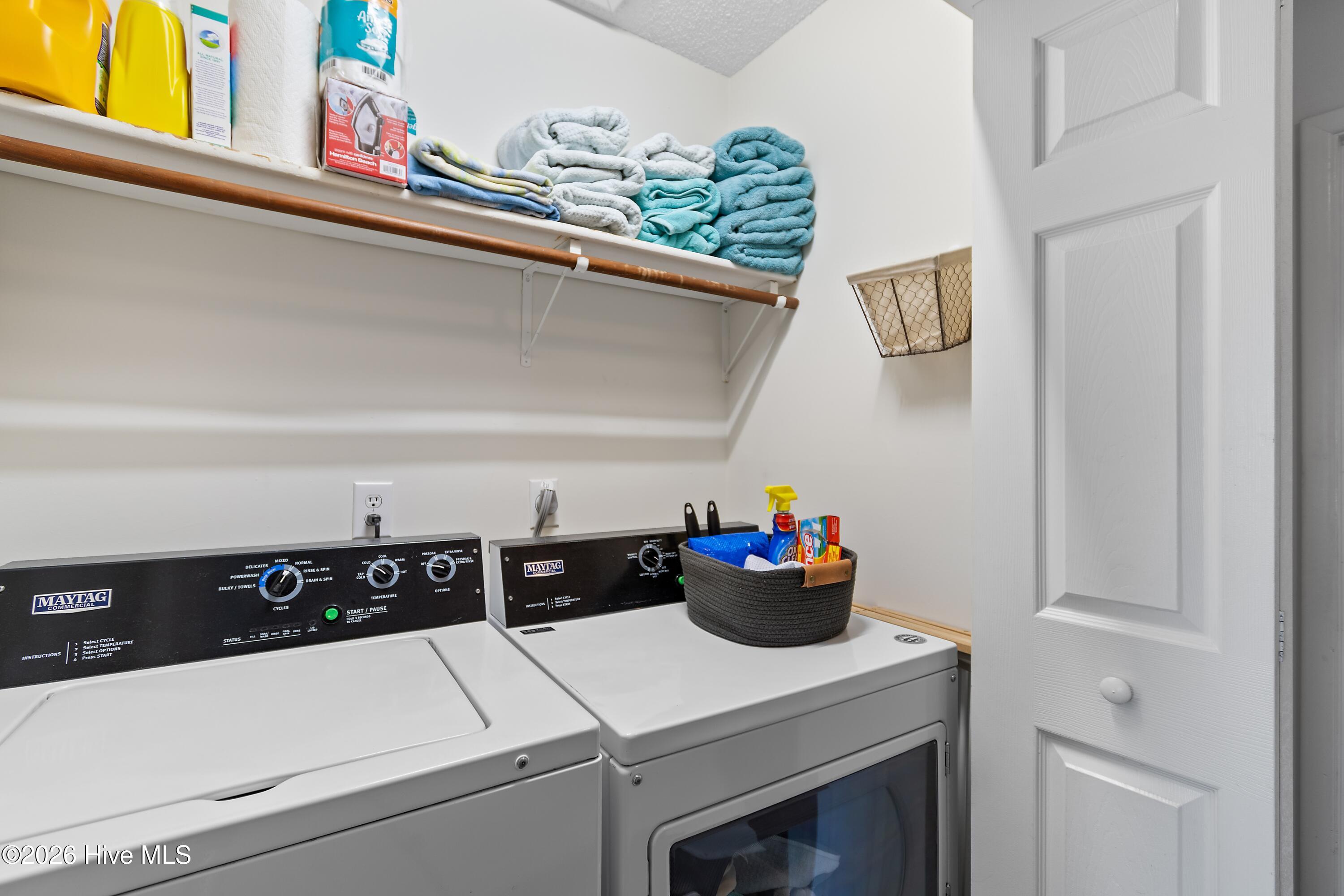 100563201 | Photo 28