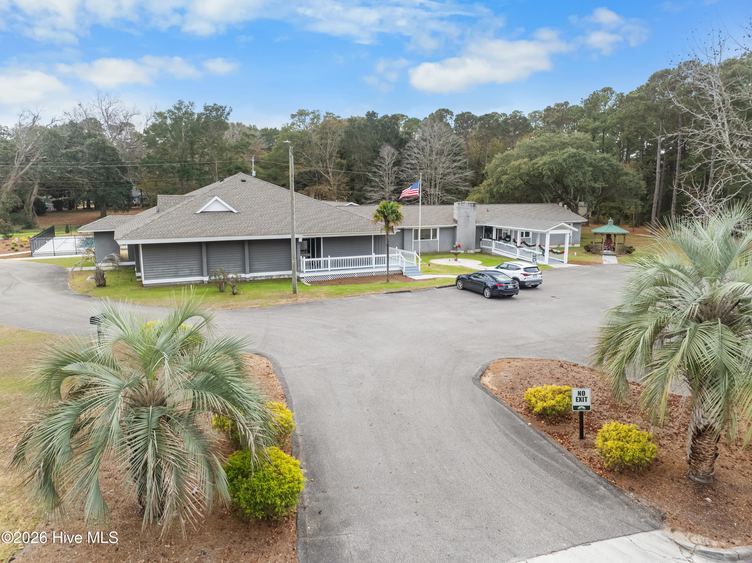 100561696 | Photo 49