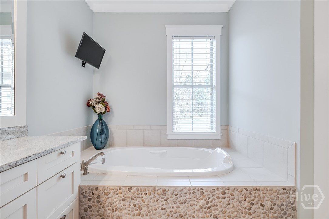 Peaceful soaking tub