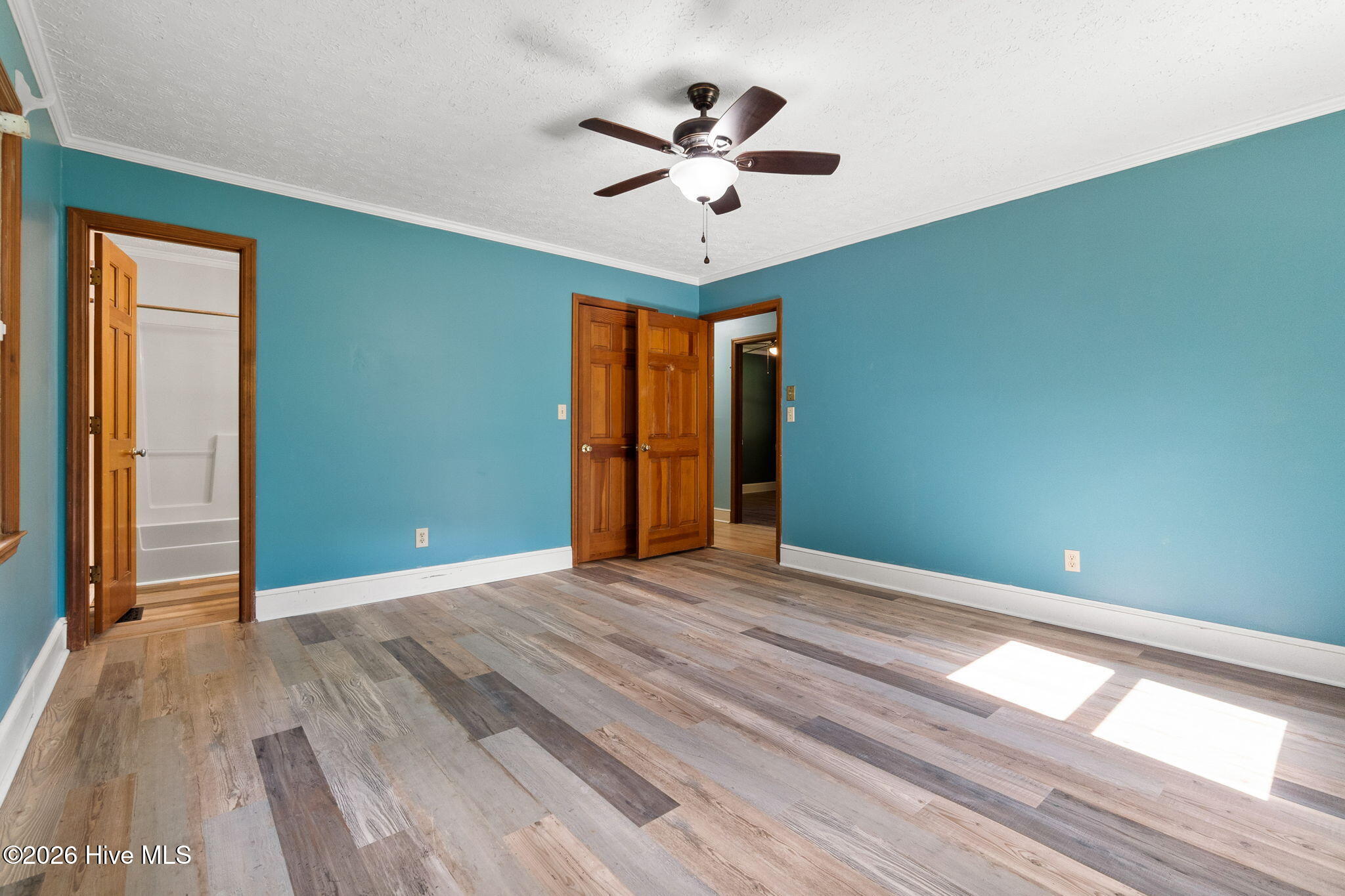 100560664 | Photo 18