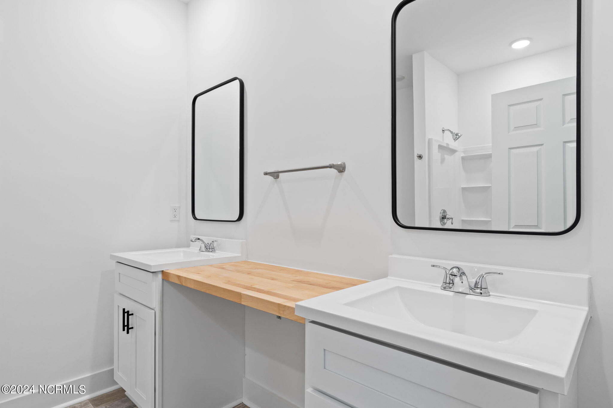 100558274 | Photo 21