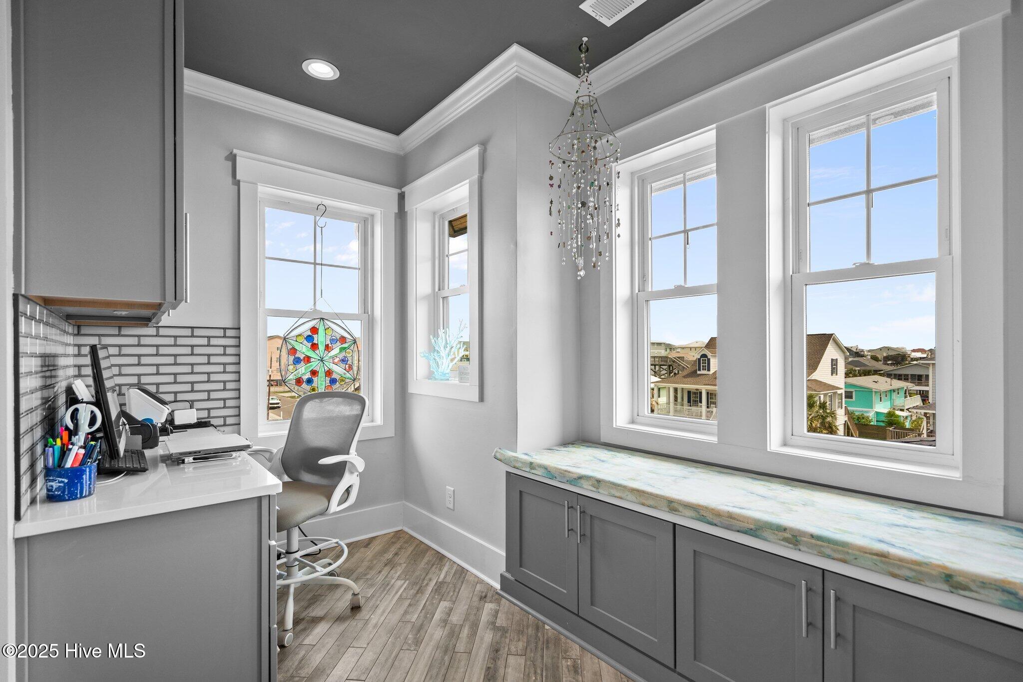 100514029 | Photo 42