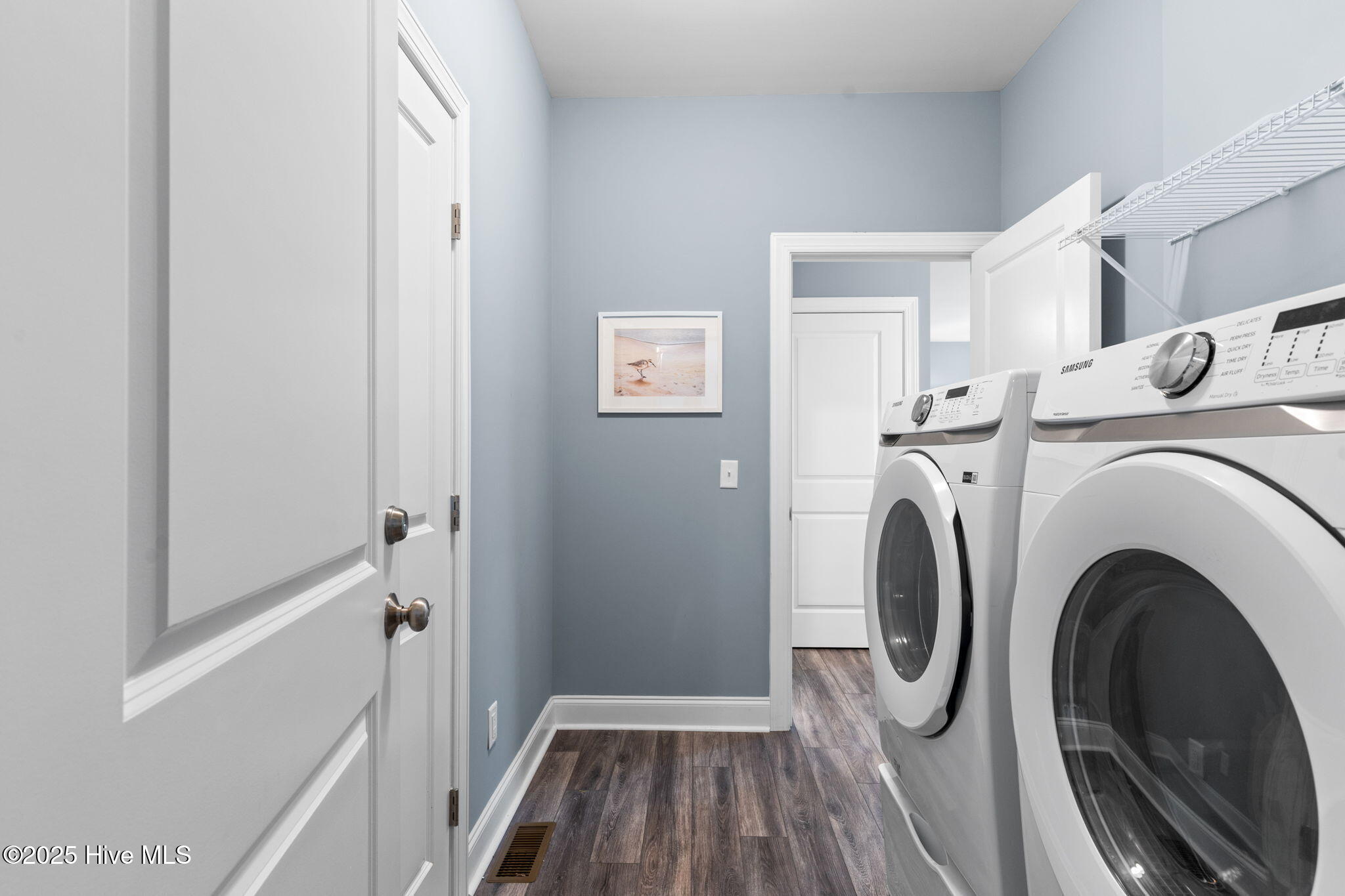 100530227 | Photo 46