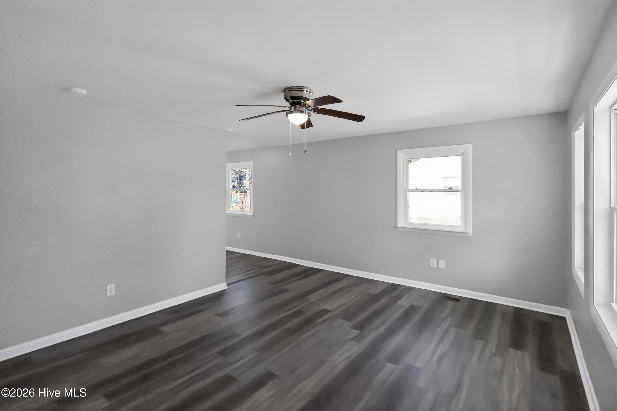 100557276 | Photo 21