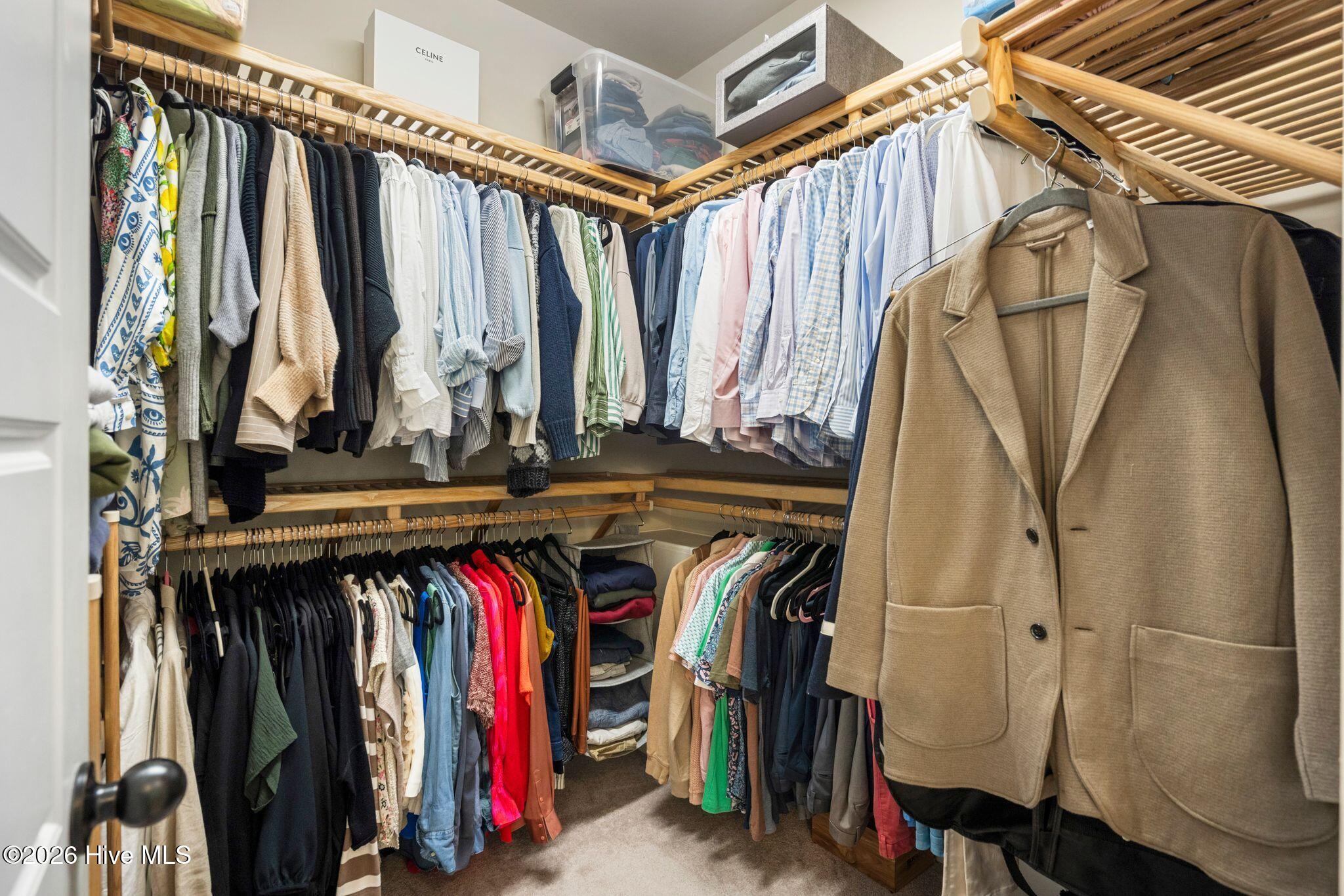 100558844 | Photo 36