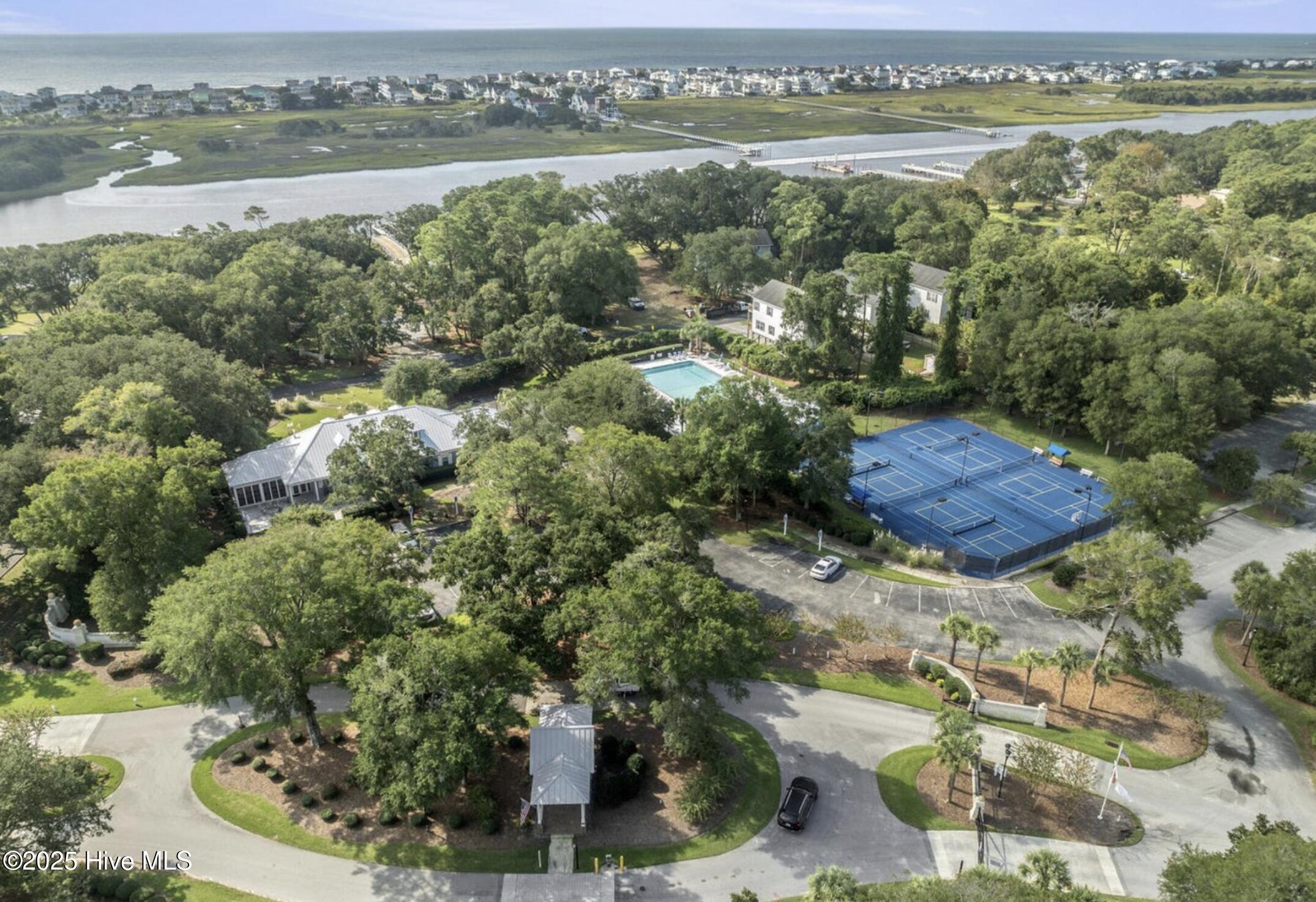 100485467 | Photo 43