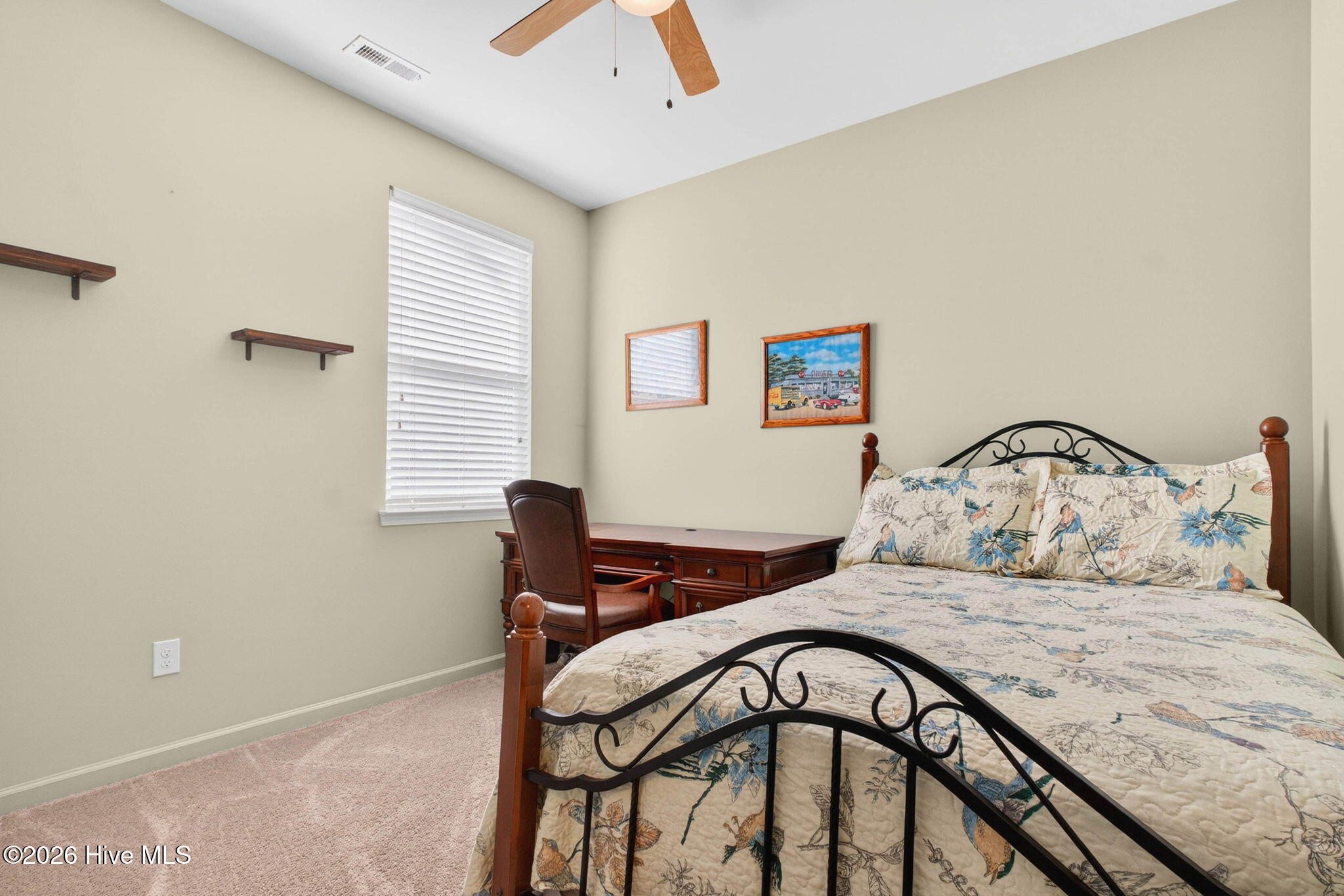 100555390 | Photo 18