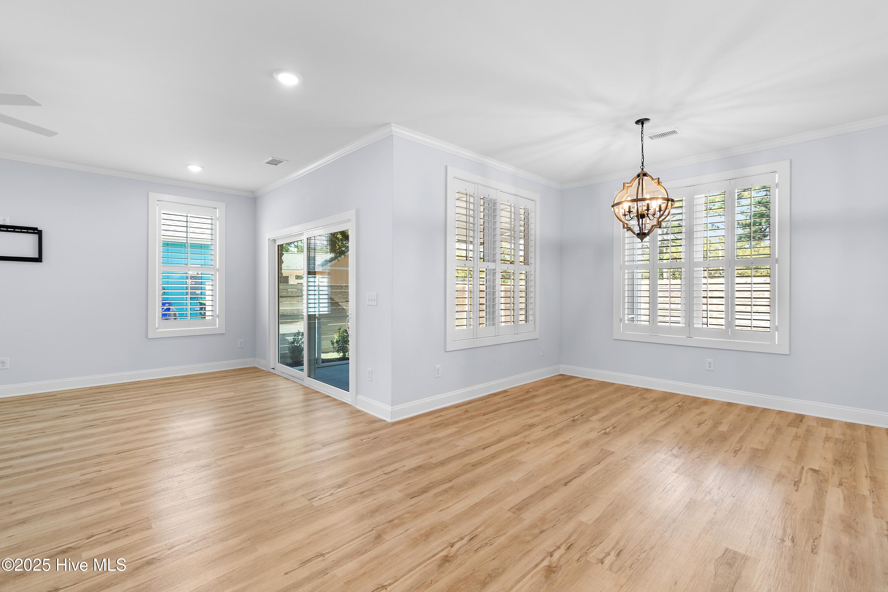 100541024 | Photo 17