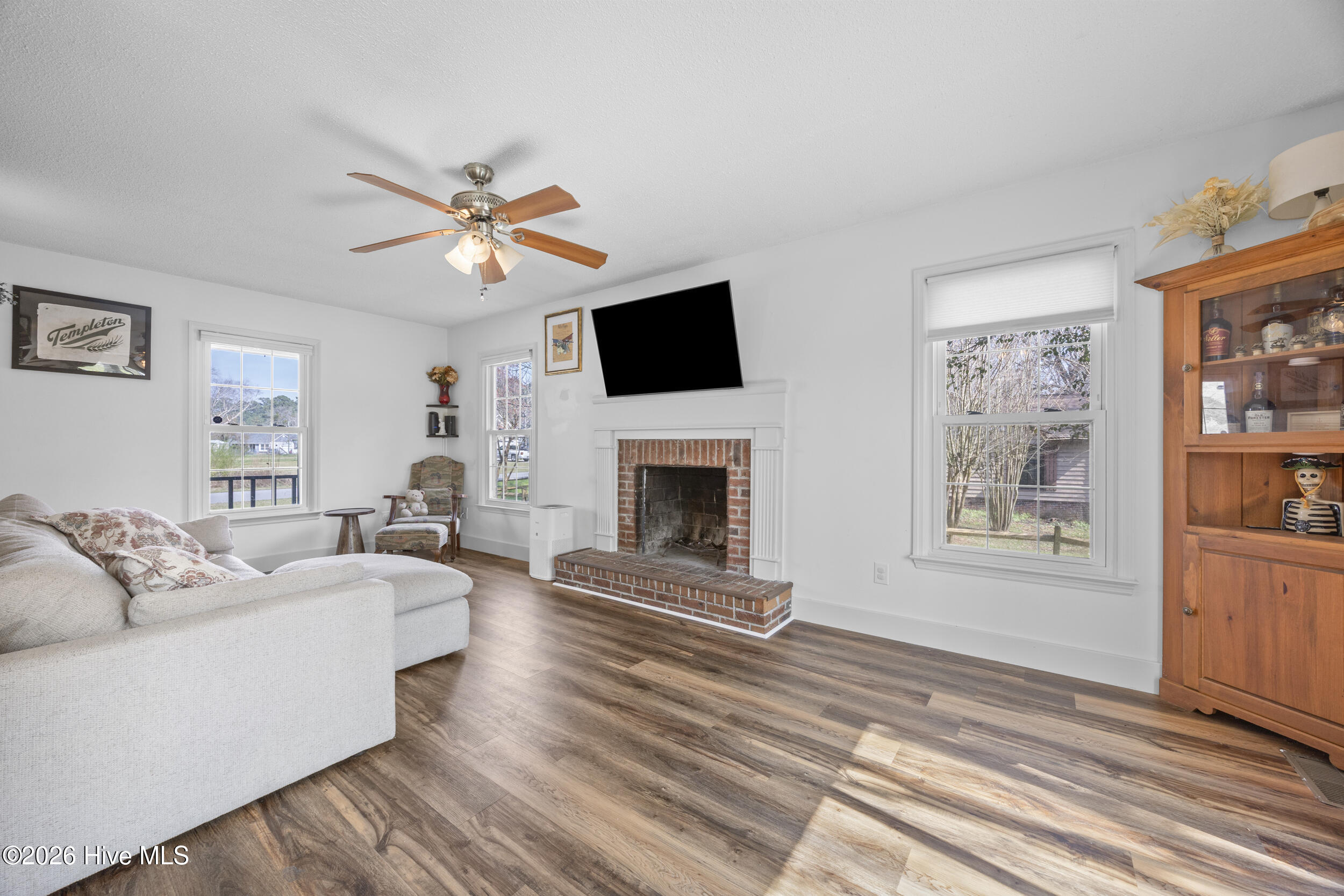 100560649 | Photo 21