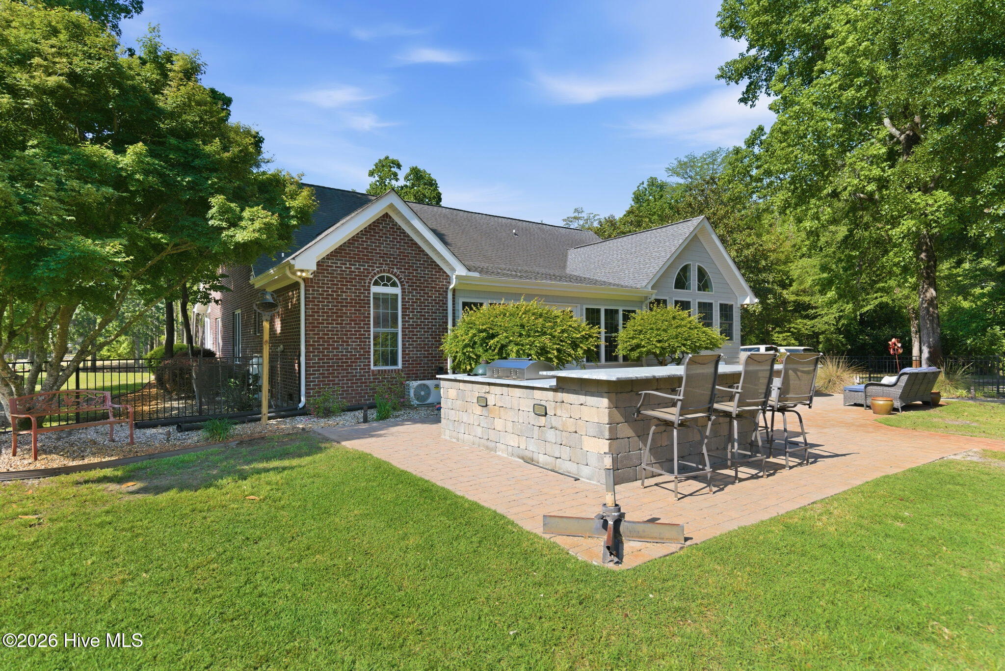 100570615 | Photo 45