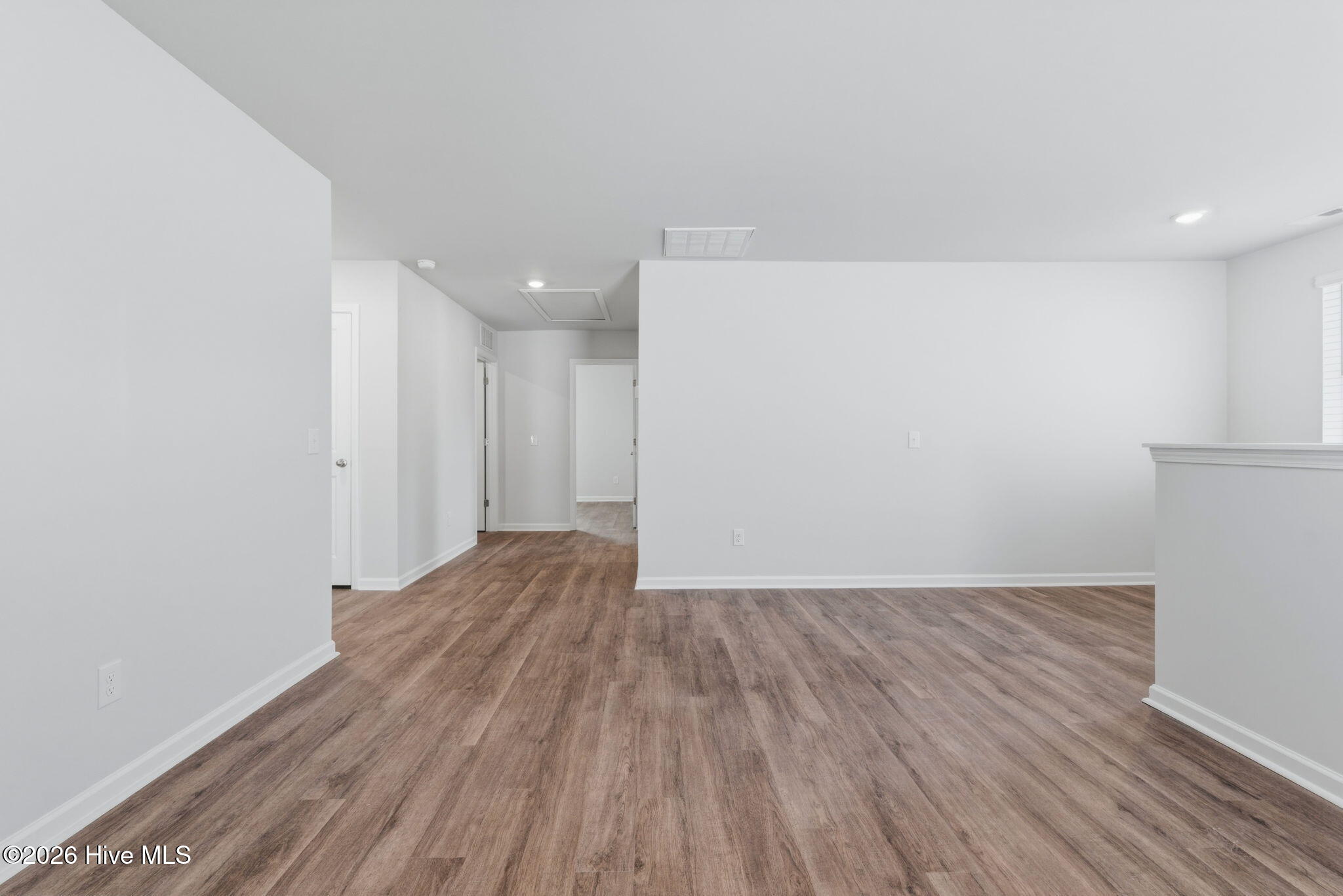 100532613 | Photo 35