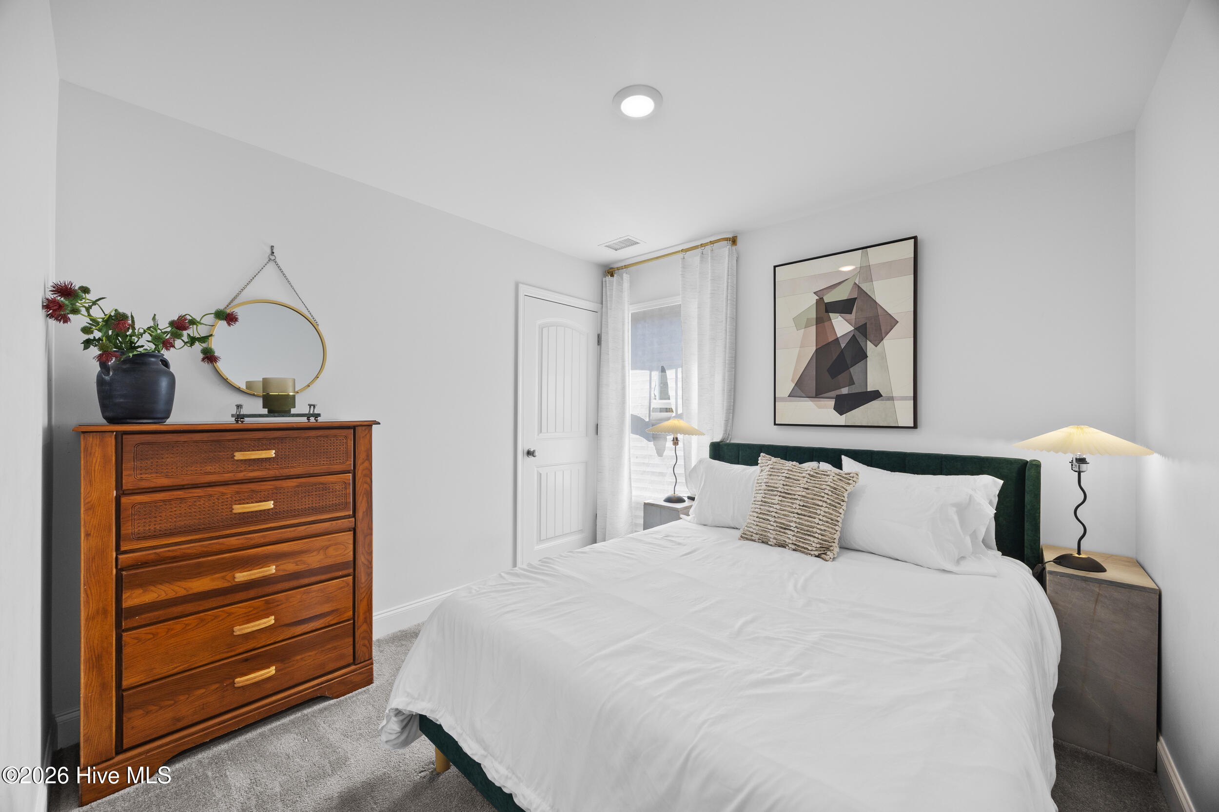 100563466 | Photo 18